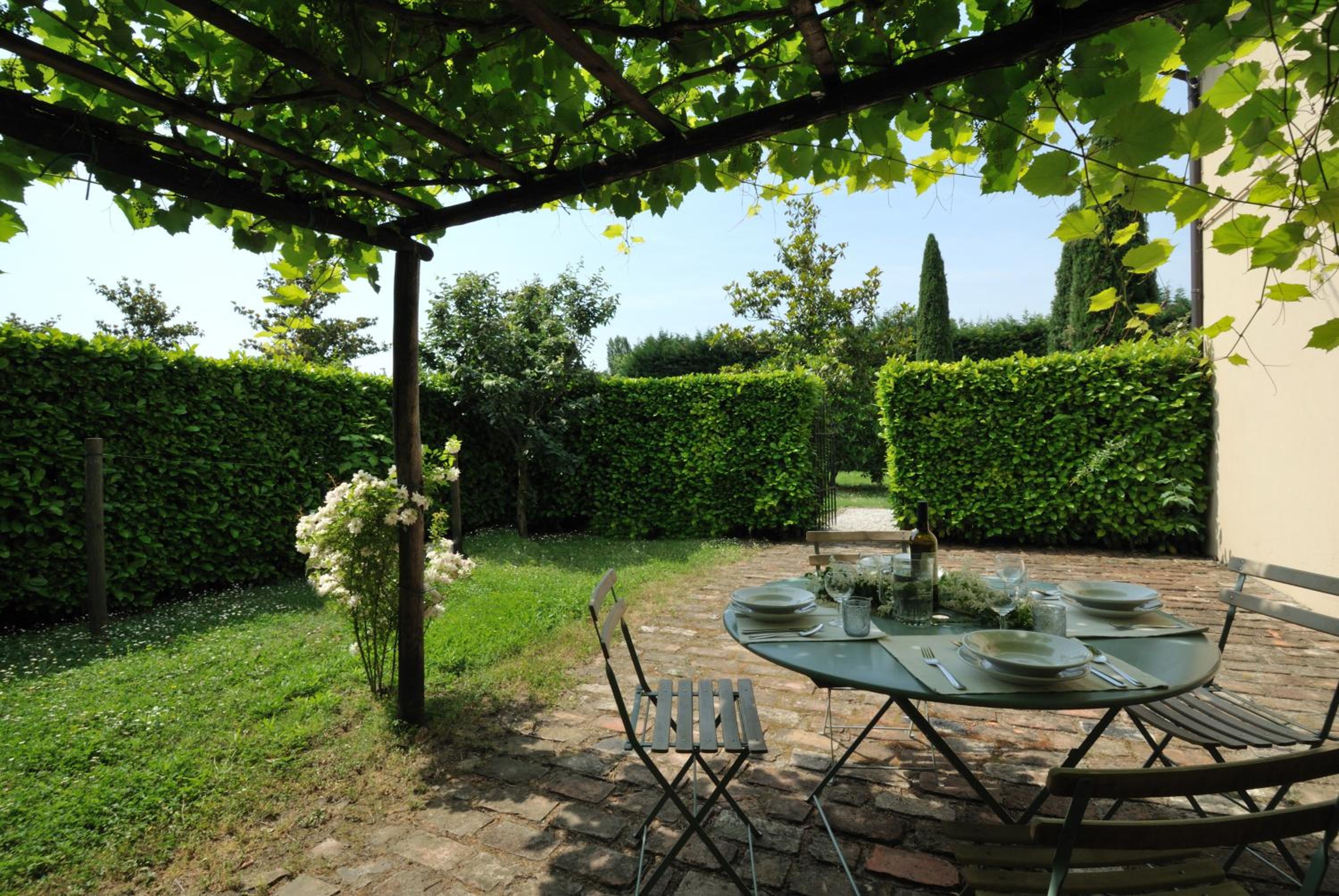 Agriturismo La Montecchia