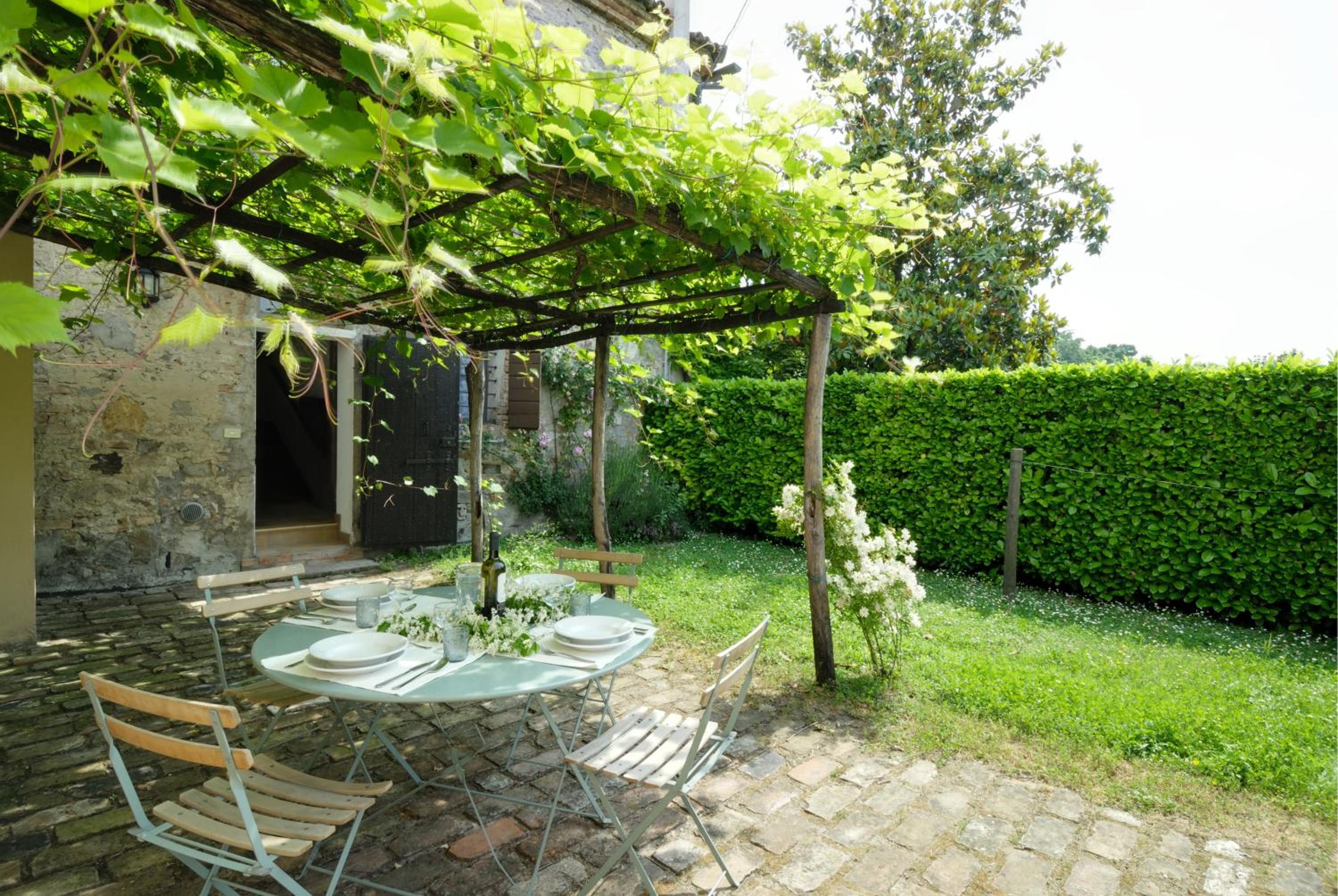 Agriturismo La Montecchia