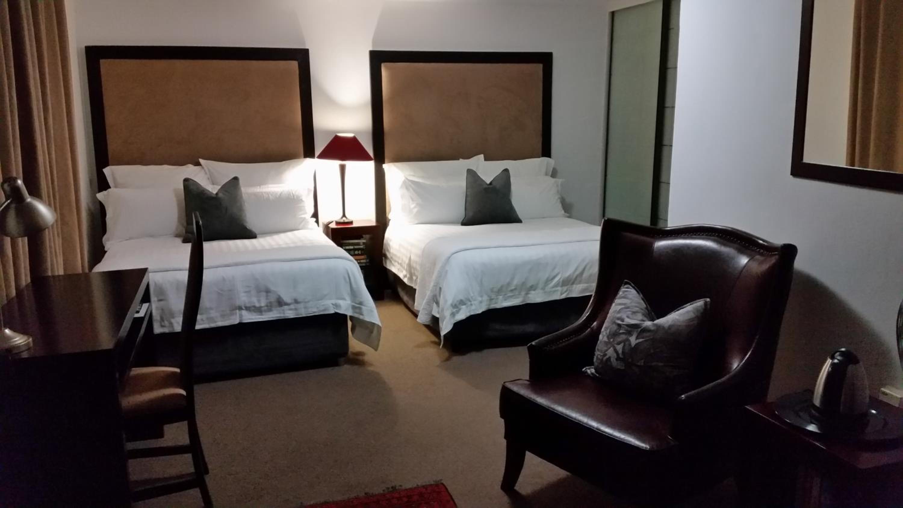 Rosebank Lodge Guesthouse by Claires