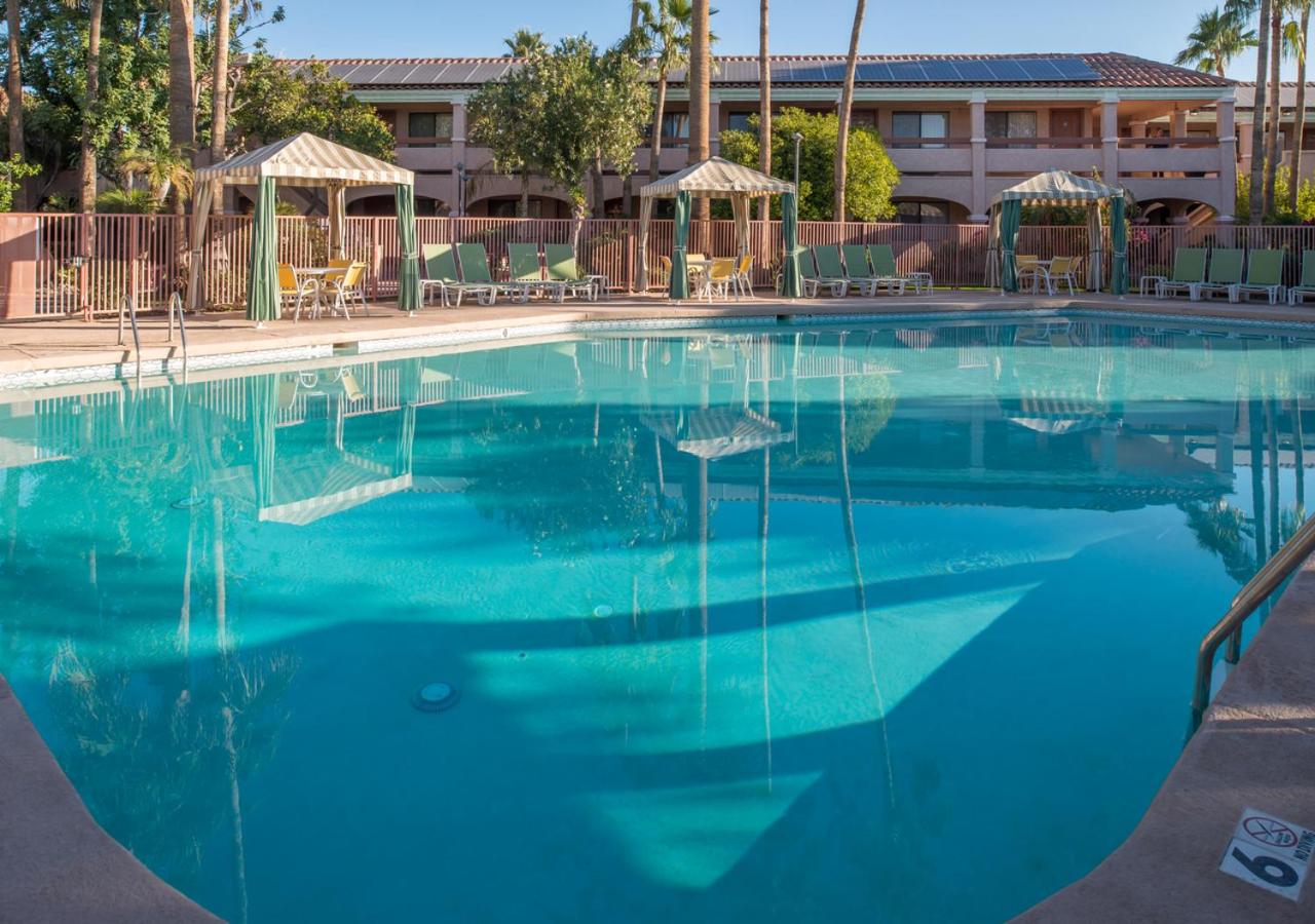 La Fuente Inn & Suites view 5