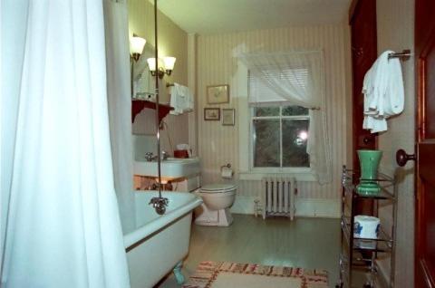 Follansbee Inn