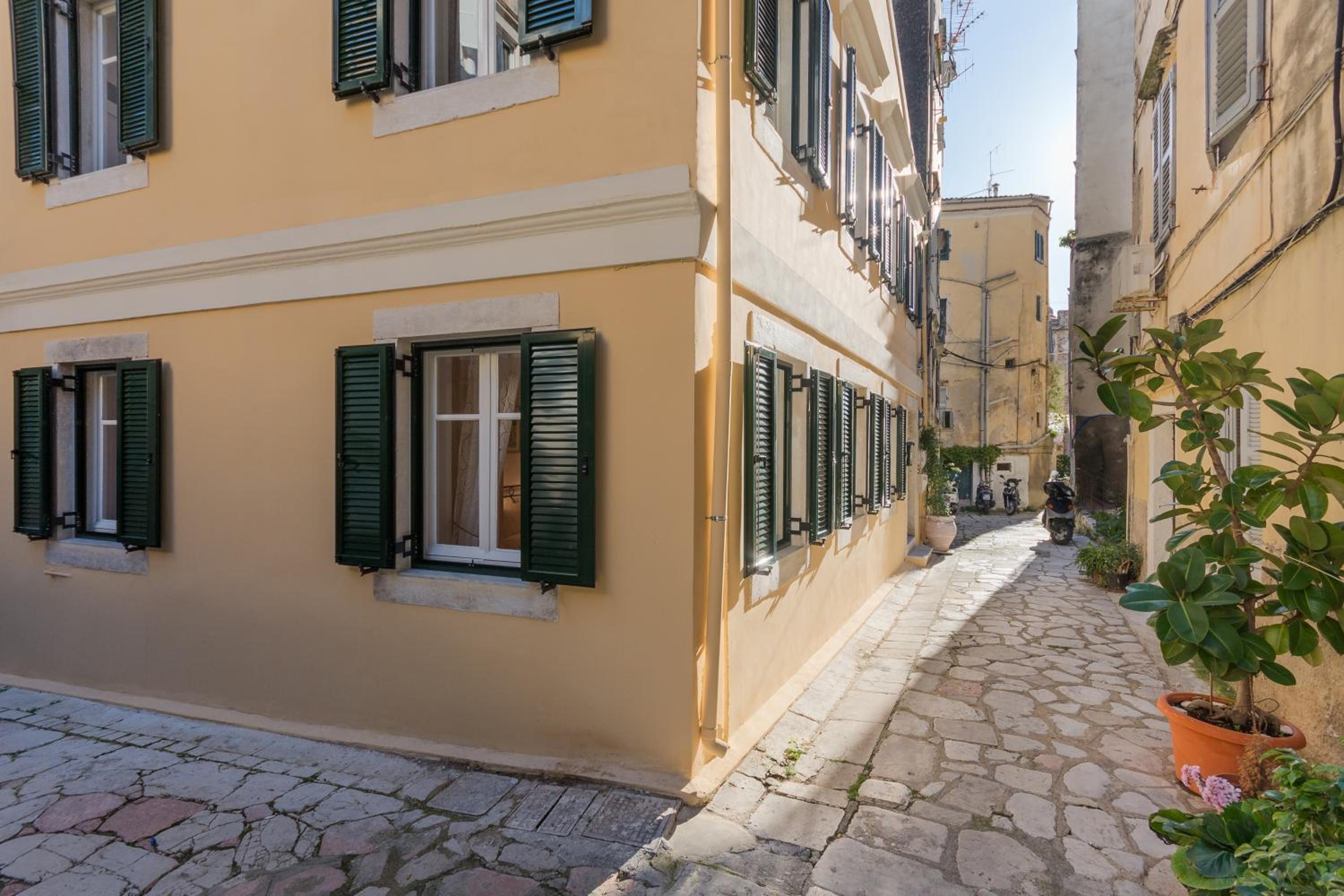 Venetian Suites 27