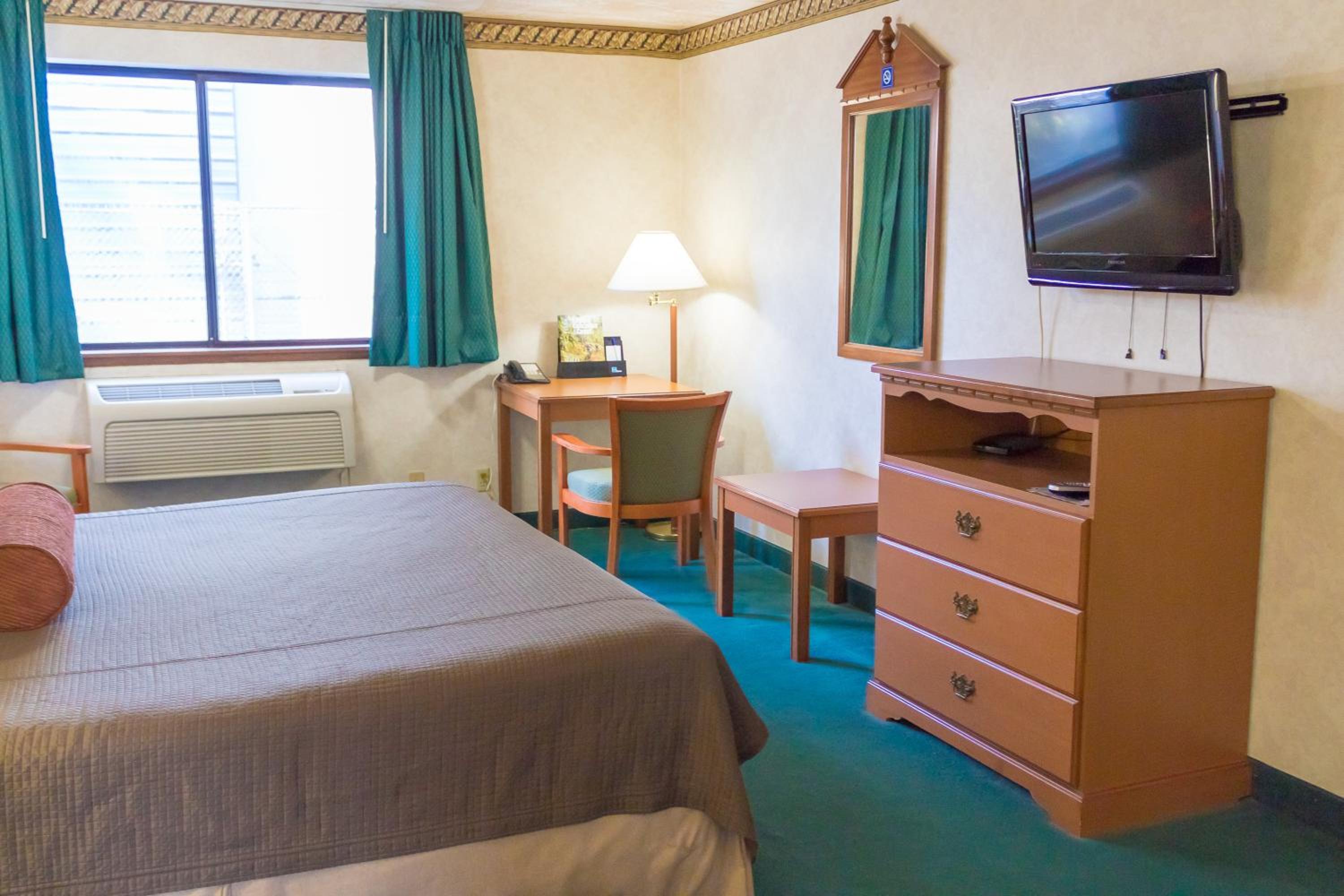 Guest House Inn - Property Image 17