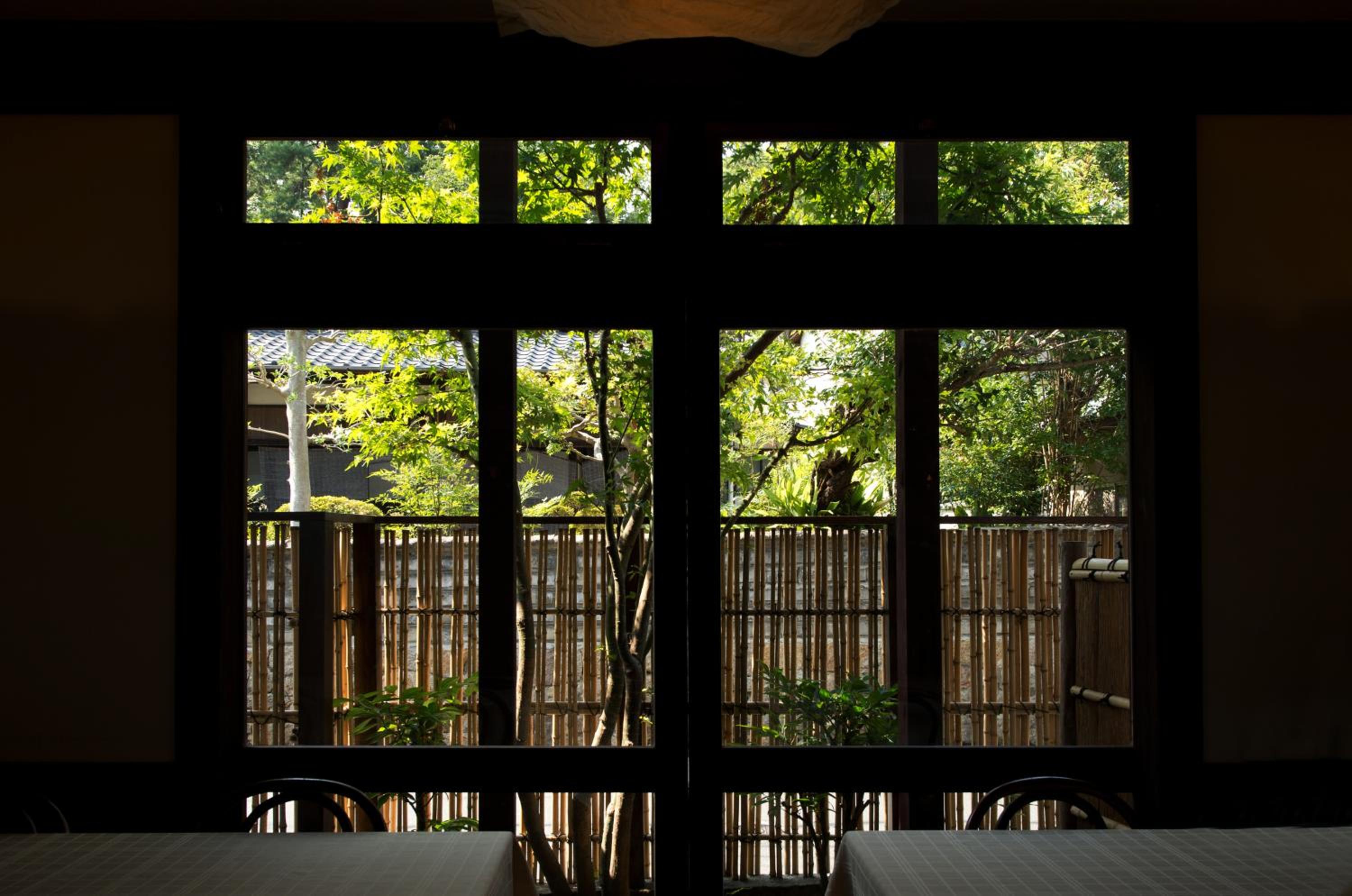 Itsukushimahigashimonzen Kikugawa