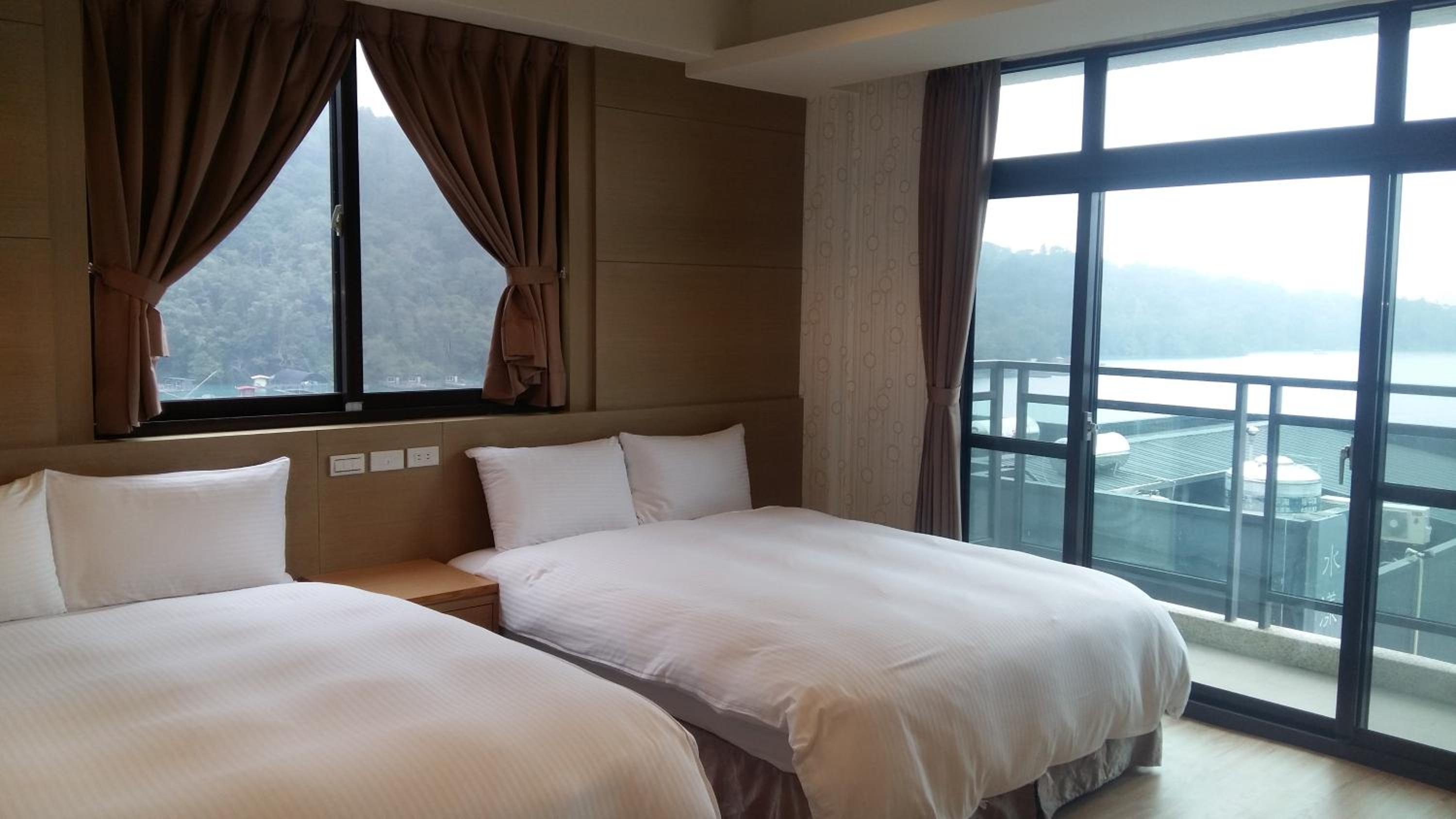 Yi Da Lakeside Hotel