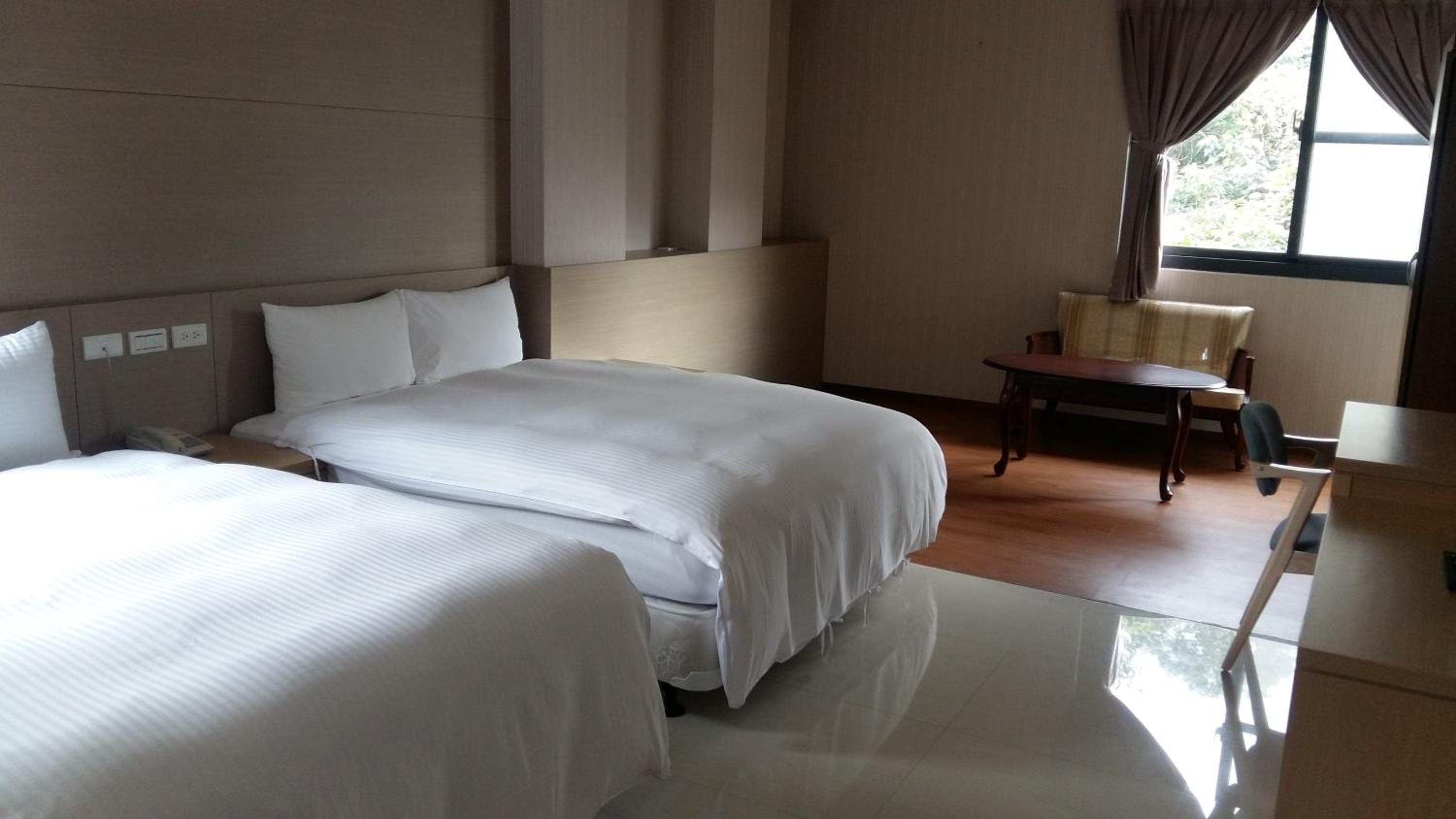 Yi Da Lakeside Hotel