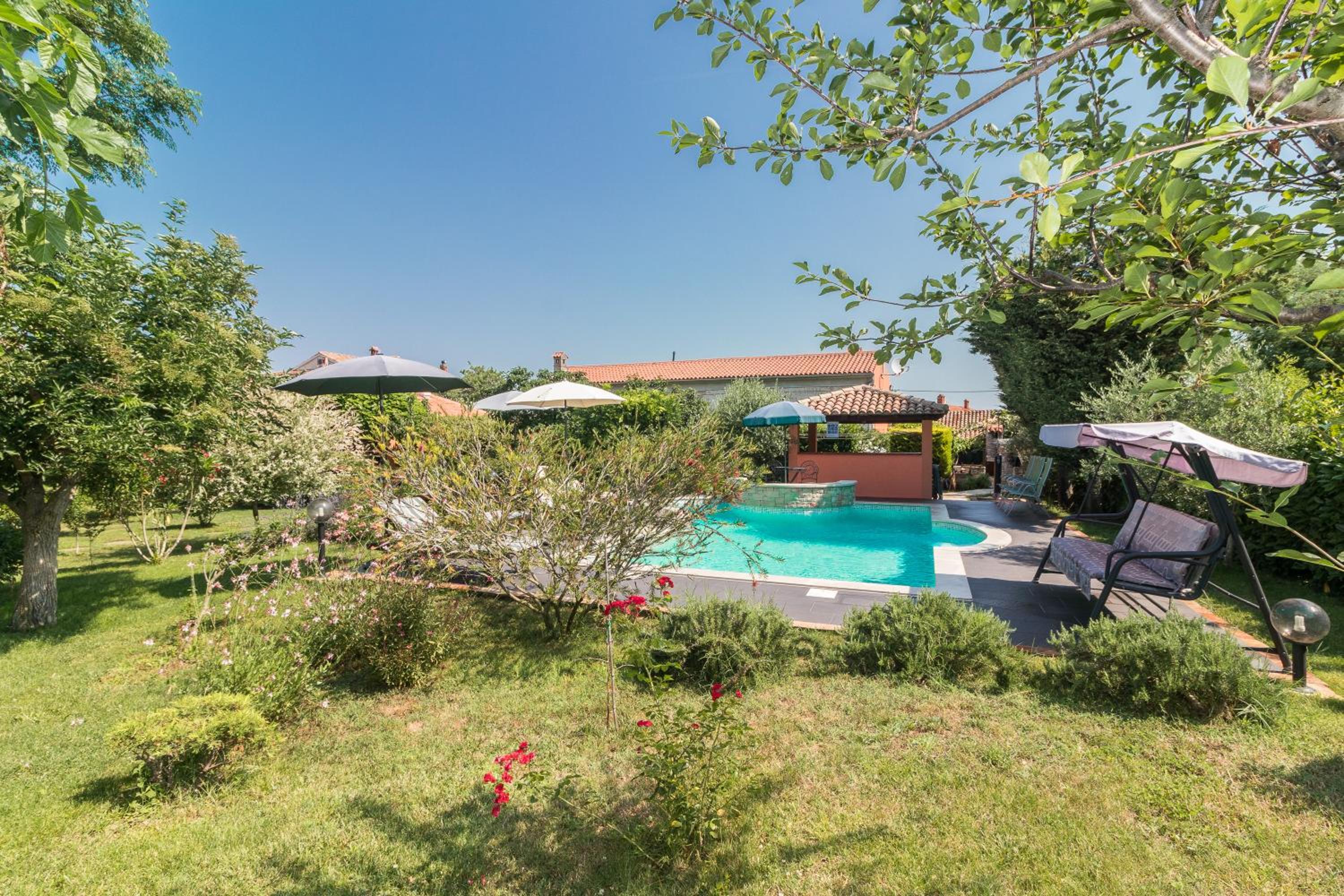 Country House Apartments