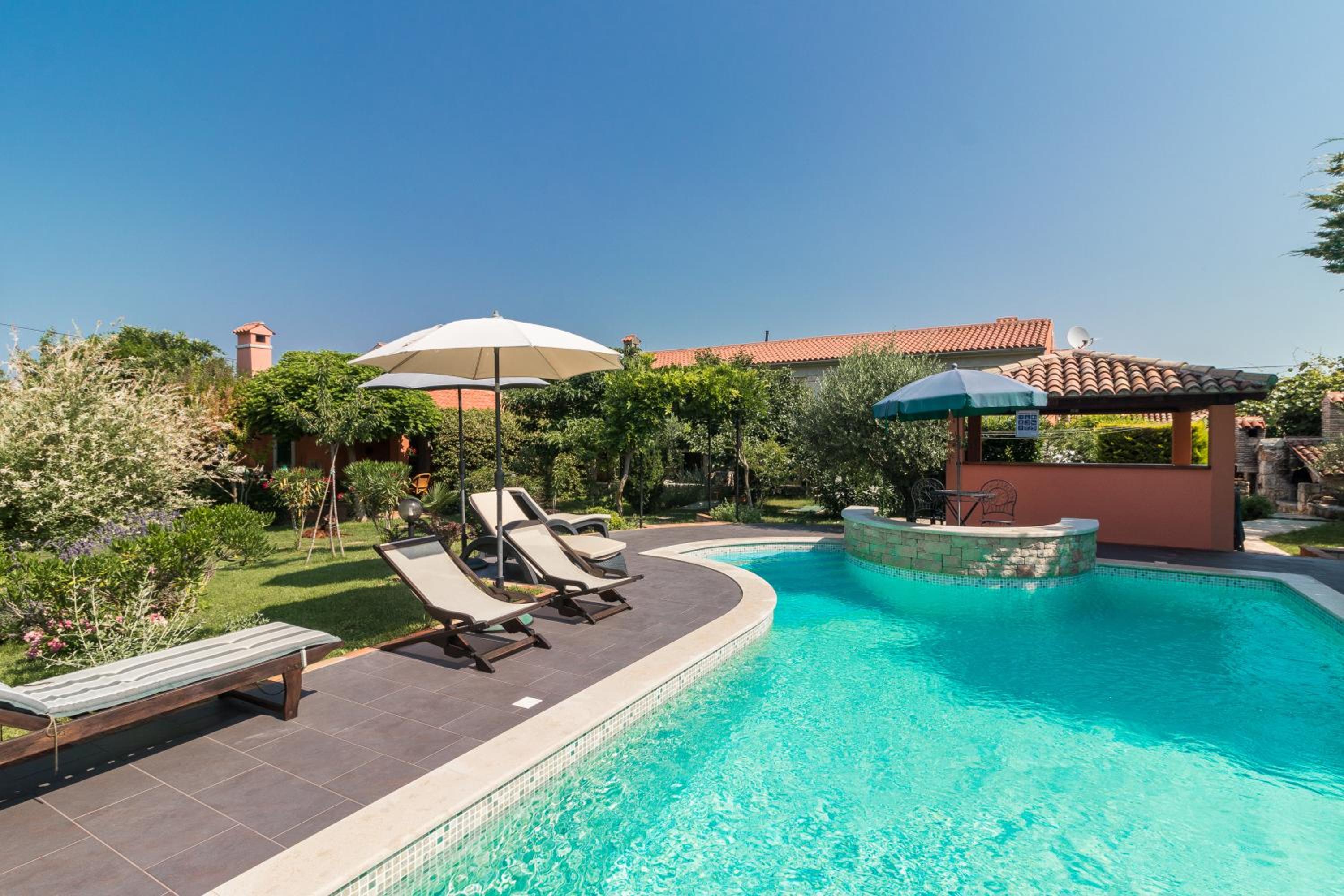 Country House Apartments