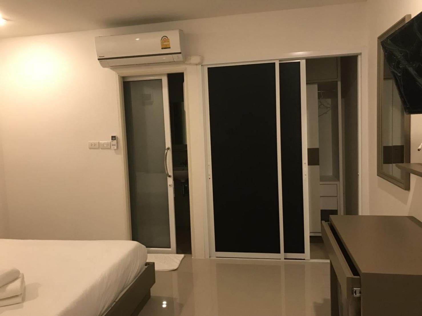 S.E.T Thanmongkol Residence