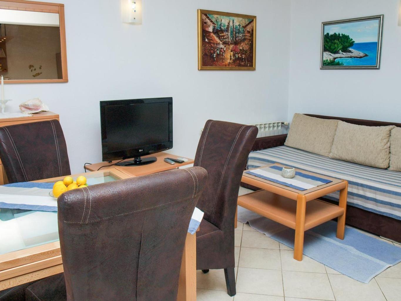 Lozna Apartment