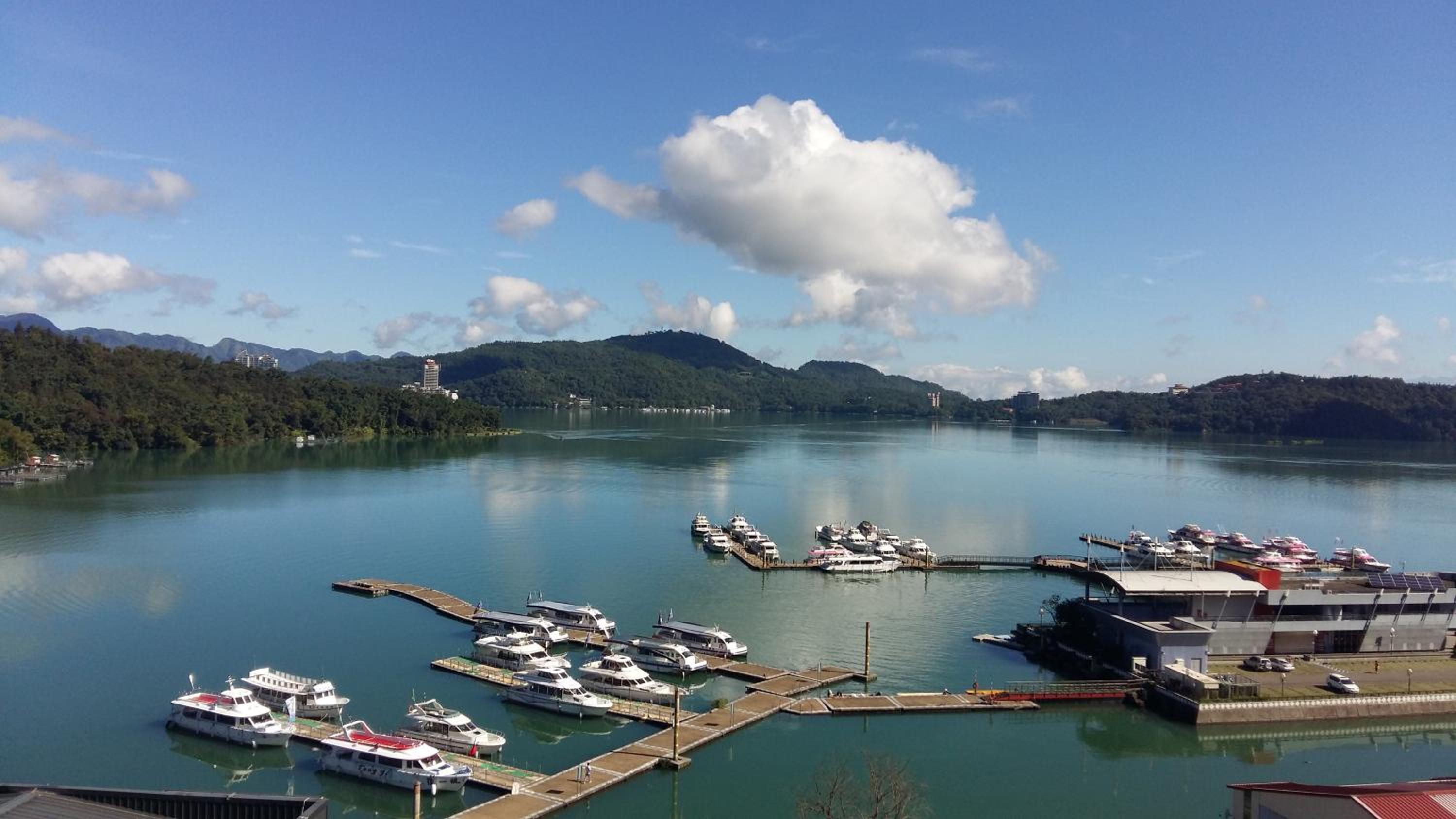 Yi Da Lakeside Hotel