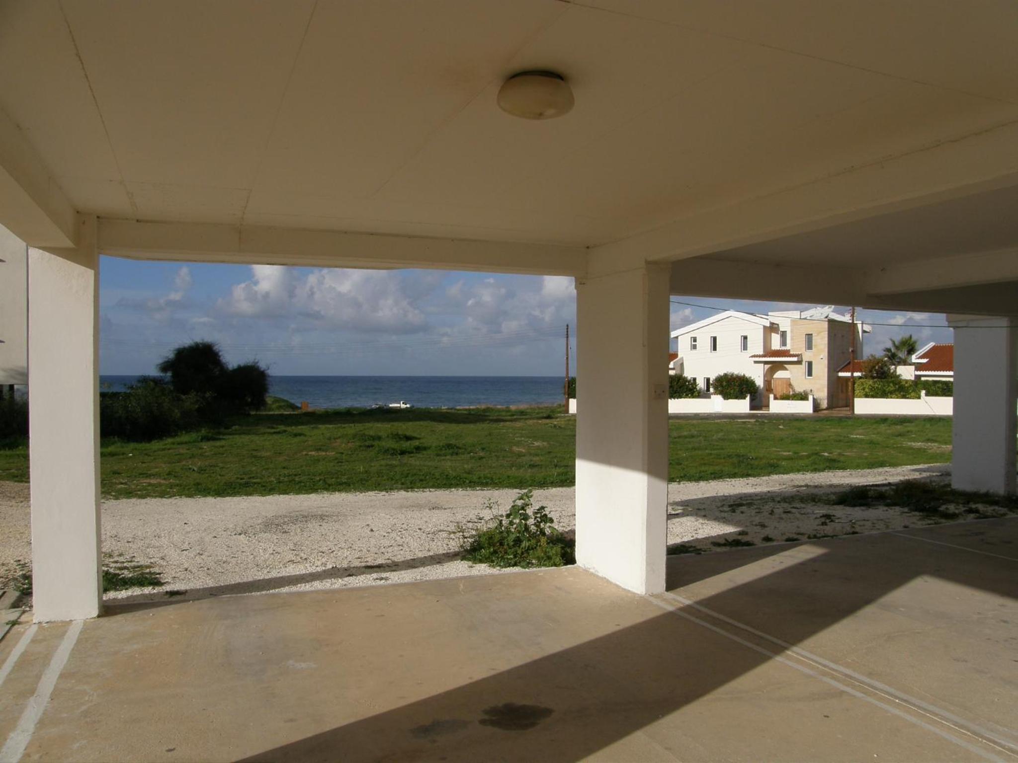 Athena and The Owl Beachside Apt