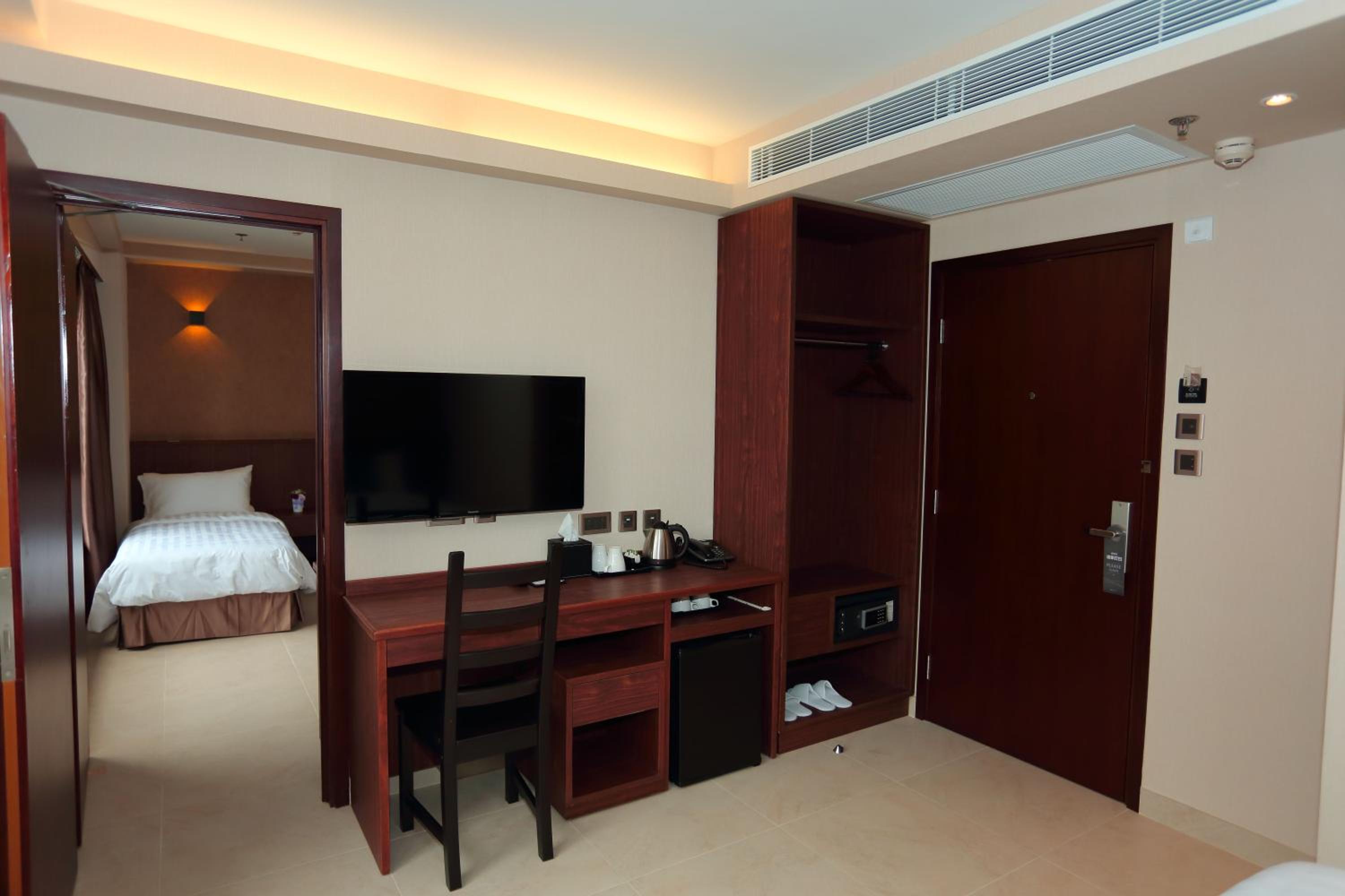 WE Hotel