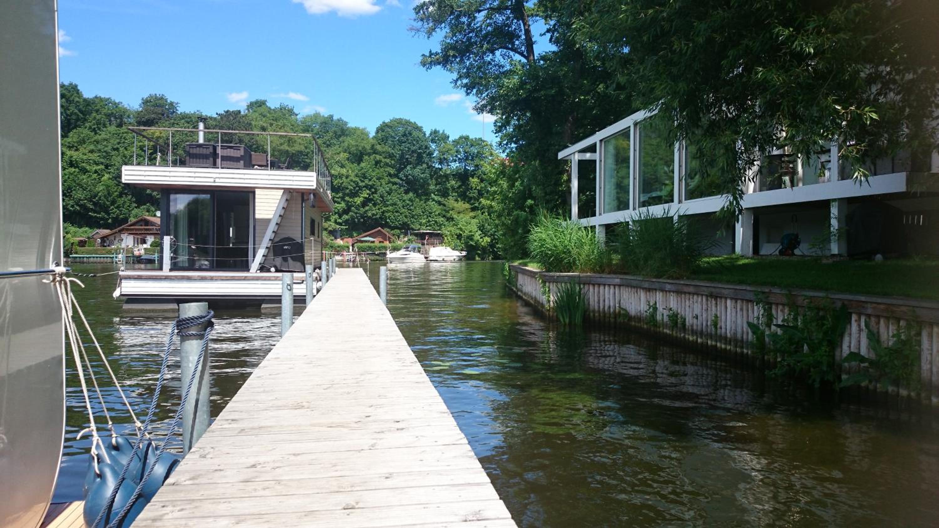 Marina Hausboote und Seelodge