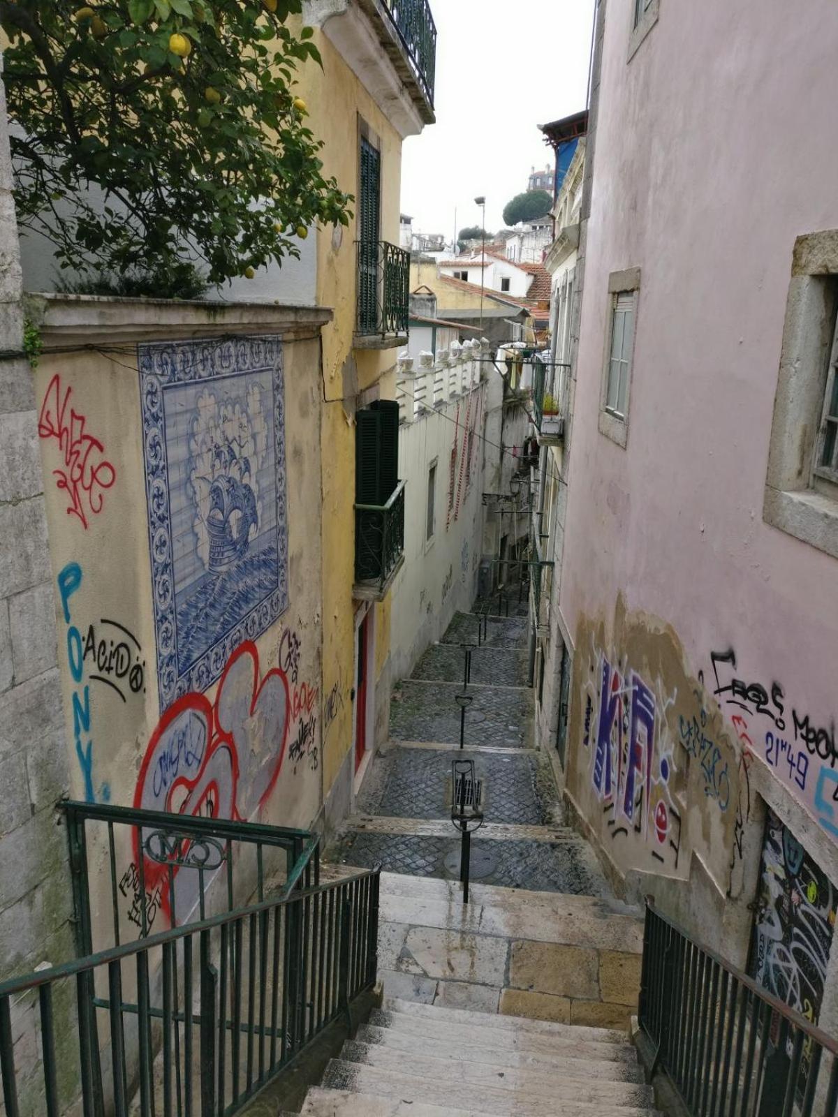 Agulheiros - Alfama Center District view 2