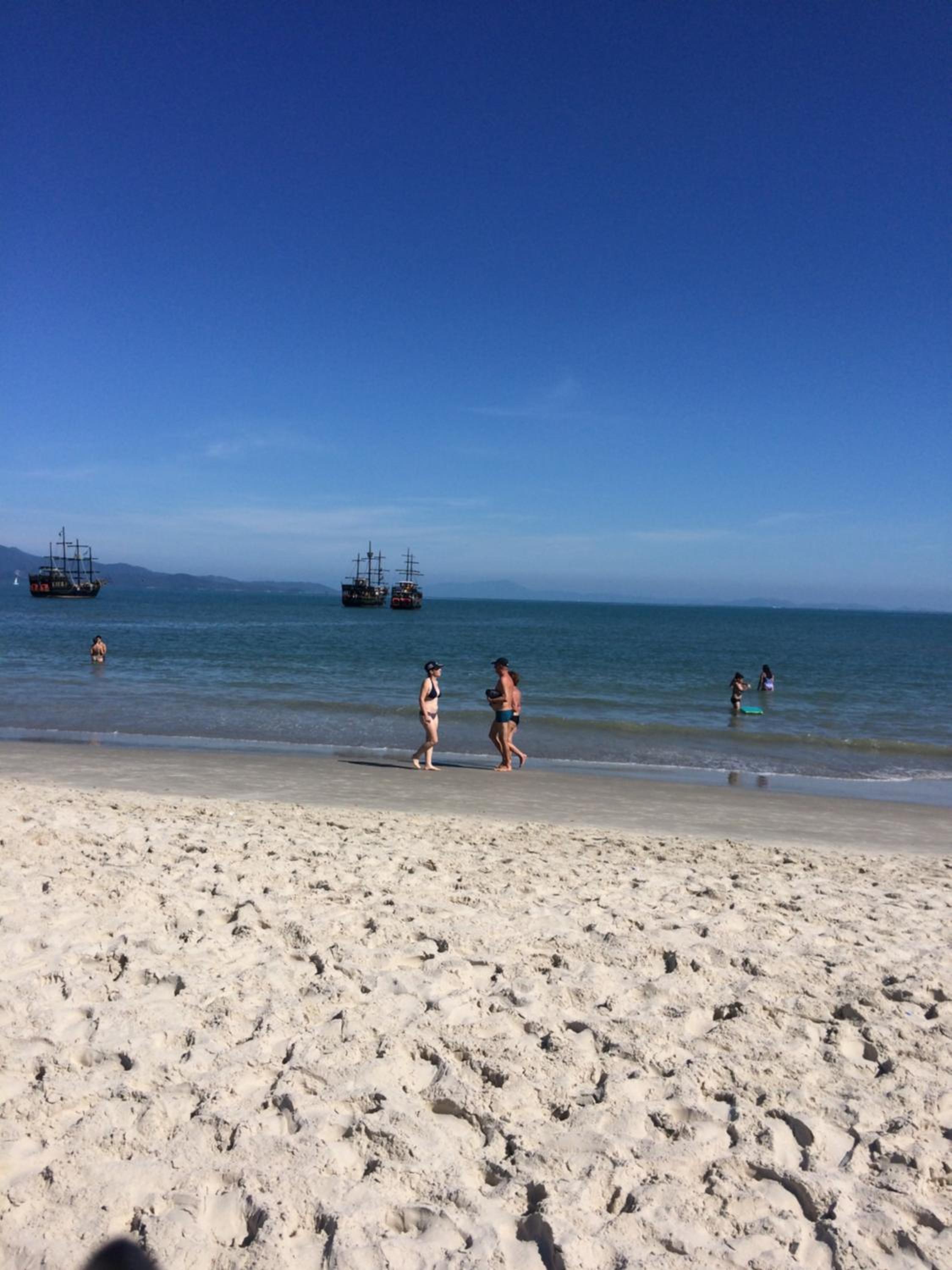 Lindo Apto, 50metros do mar, Ideal Para Familias