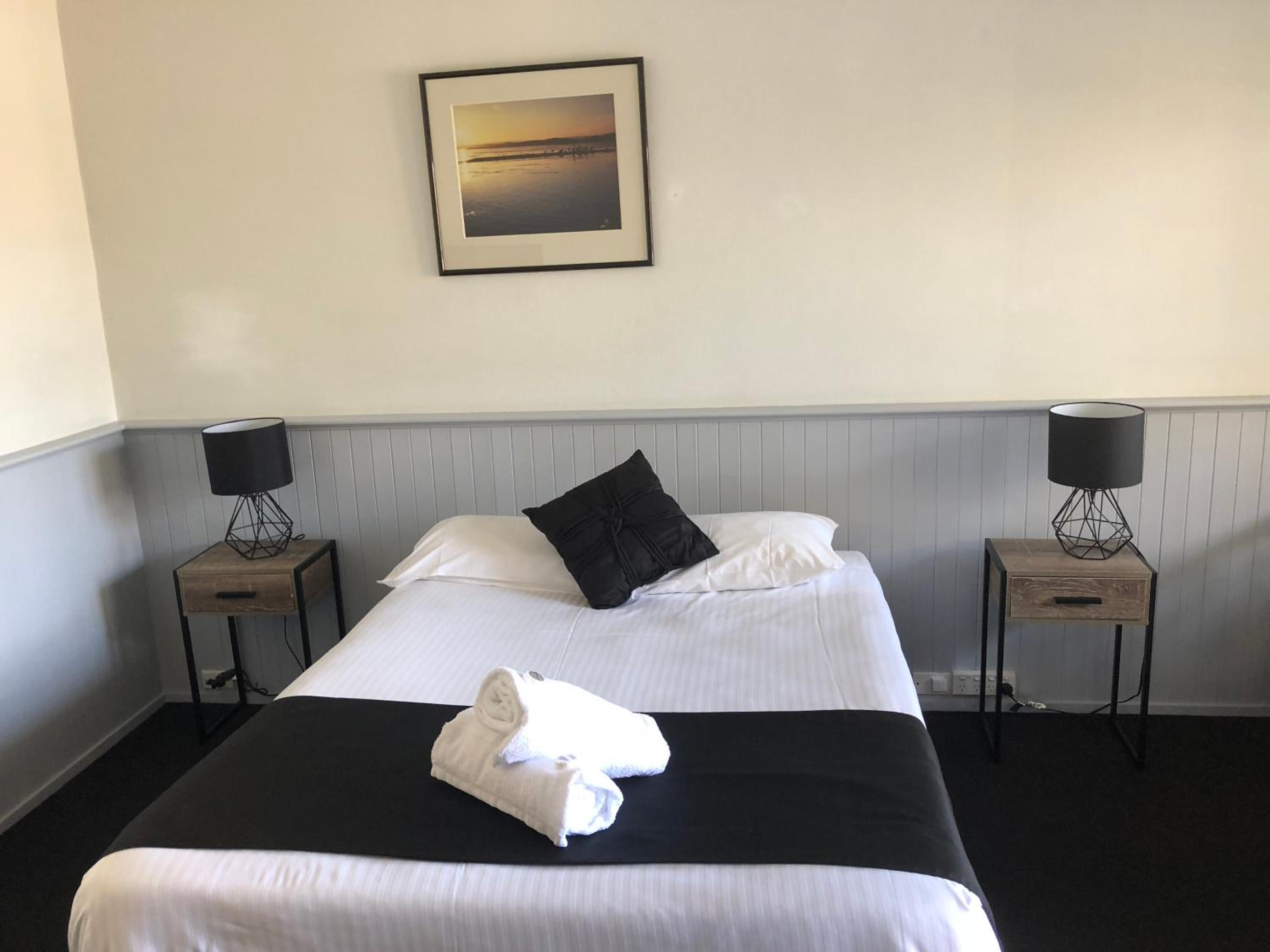 Squid's Ink Motel
