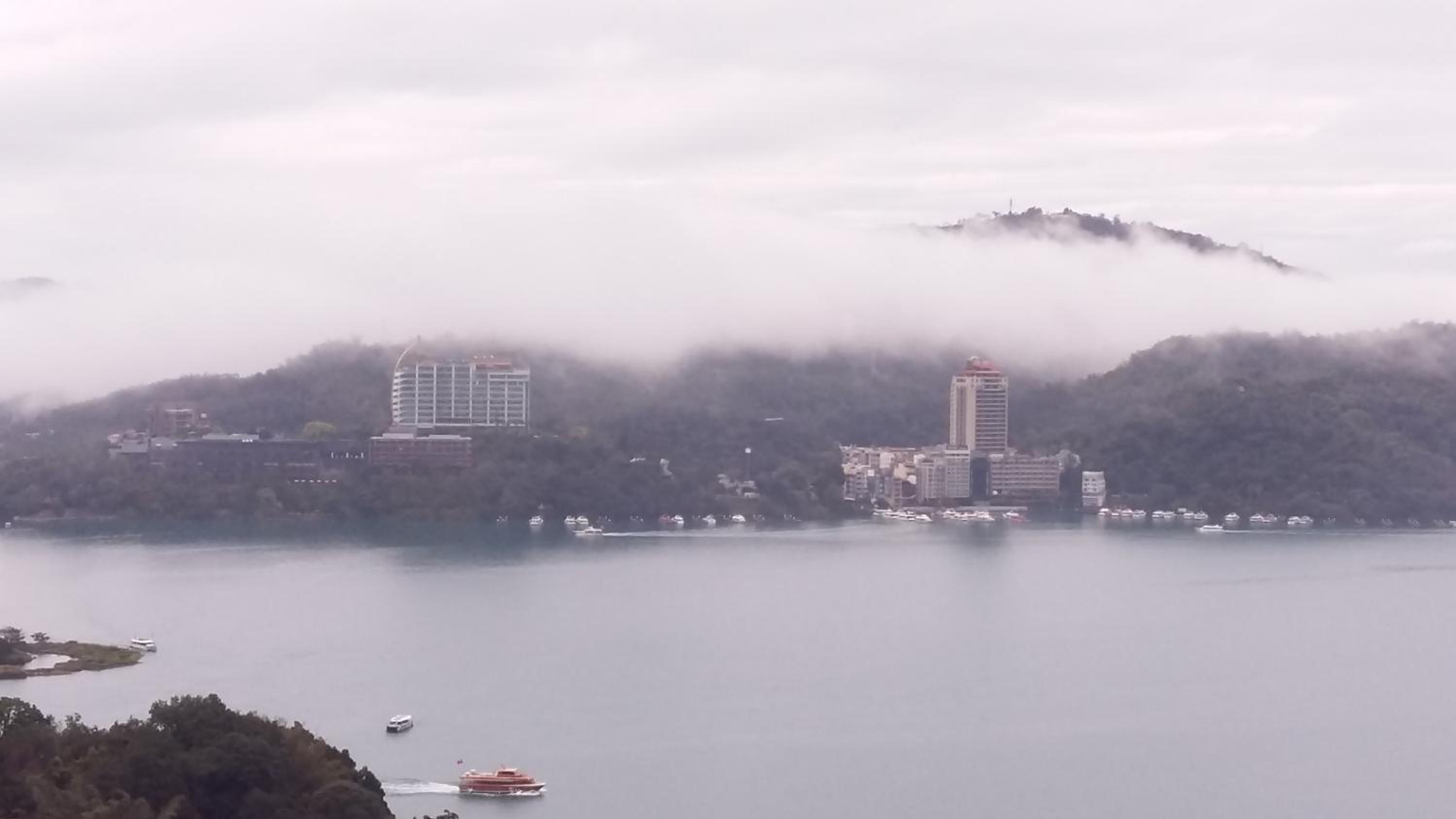 Yi Da Lakeside Hotel