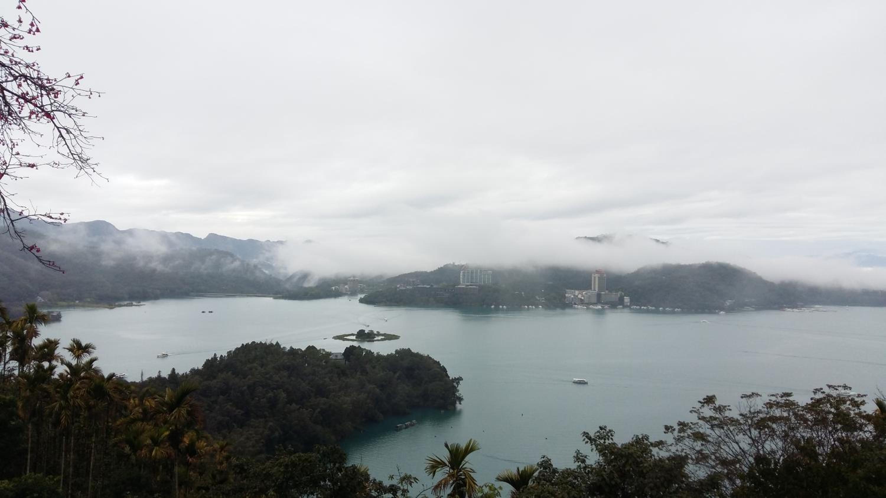 Yi Da Lakeside Hotel