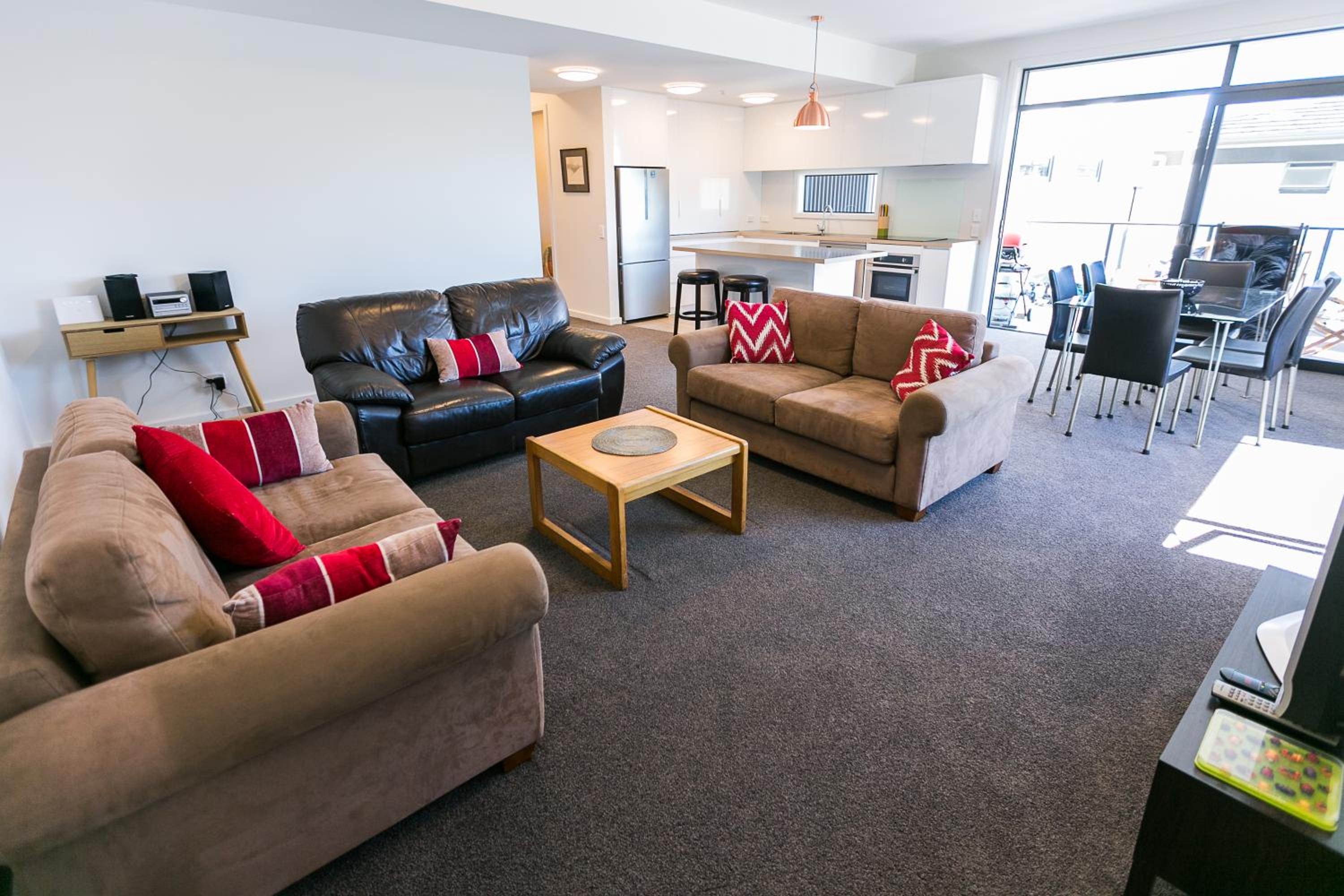 Riverwalk Apartments - 3 Bedrooms - Image 4