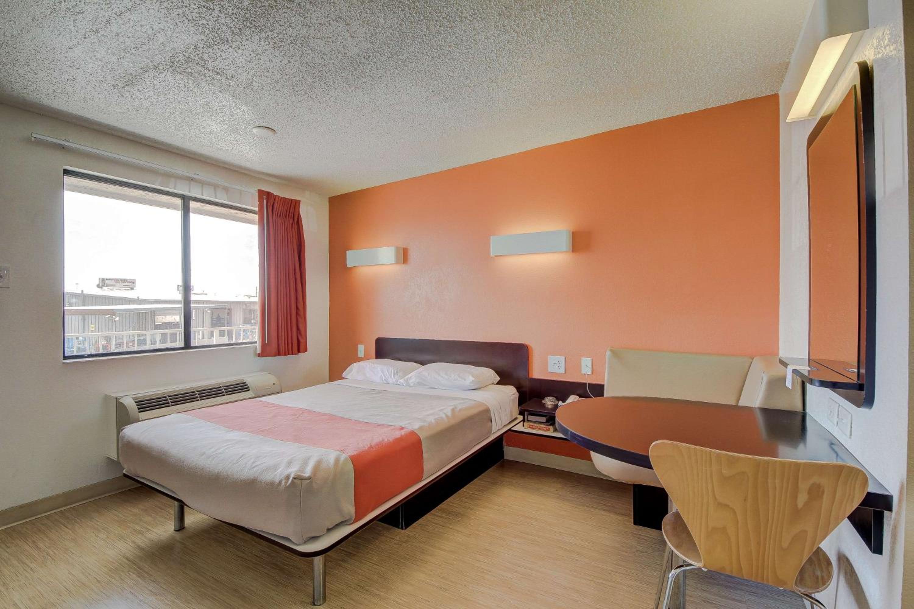 San Antonio Vacations - Motel 6-San Antonio, TX - Fort Sam Houston - Property Image 58