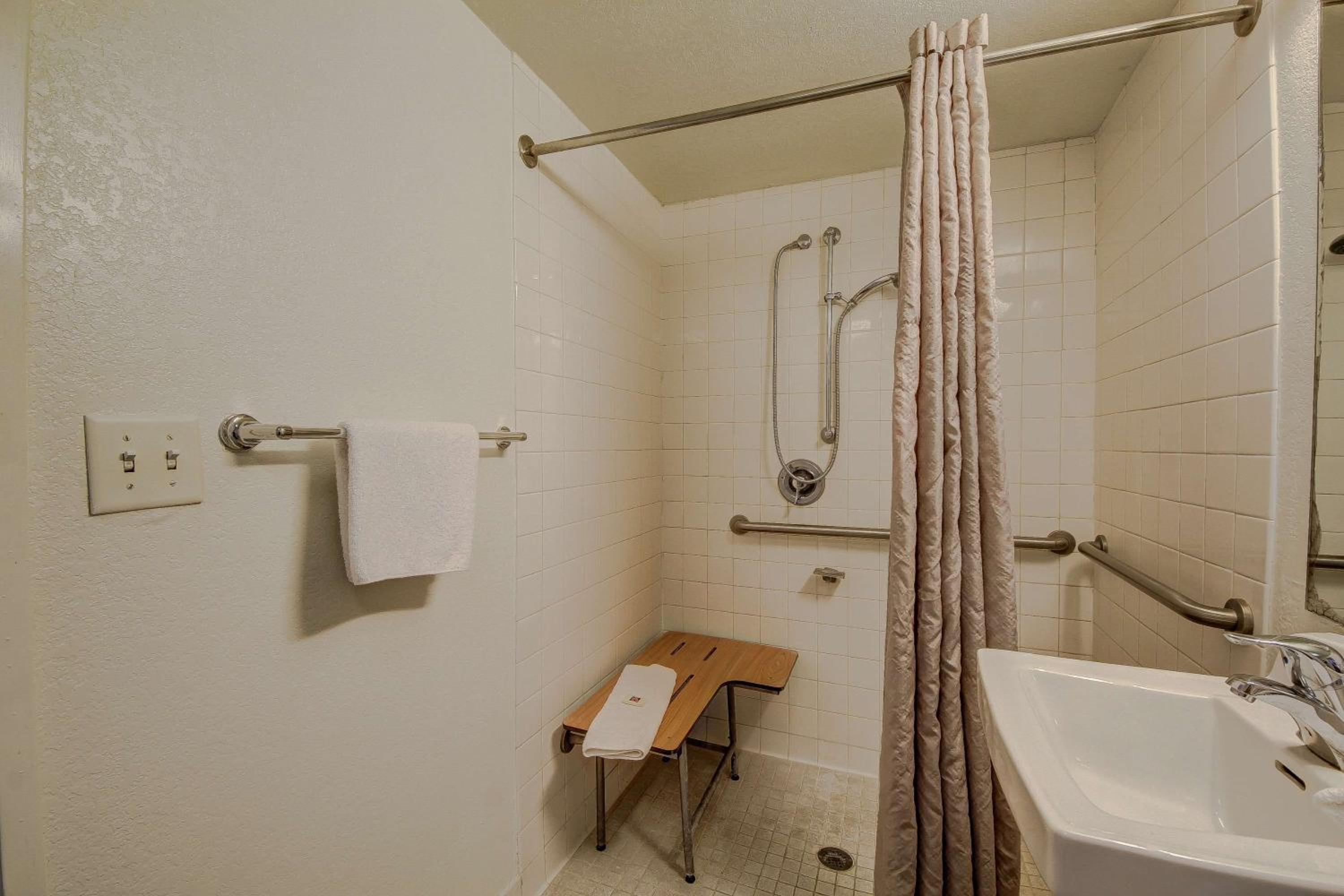 San Antonio Vacations - Motel 6-San Antonio, TX - Fort Sam Houston - Property Image 63