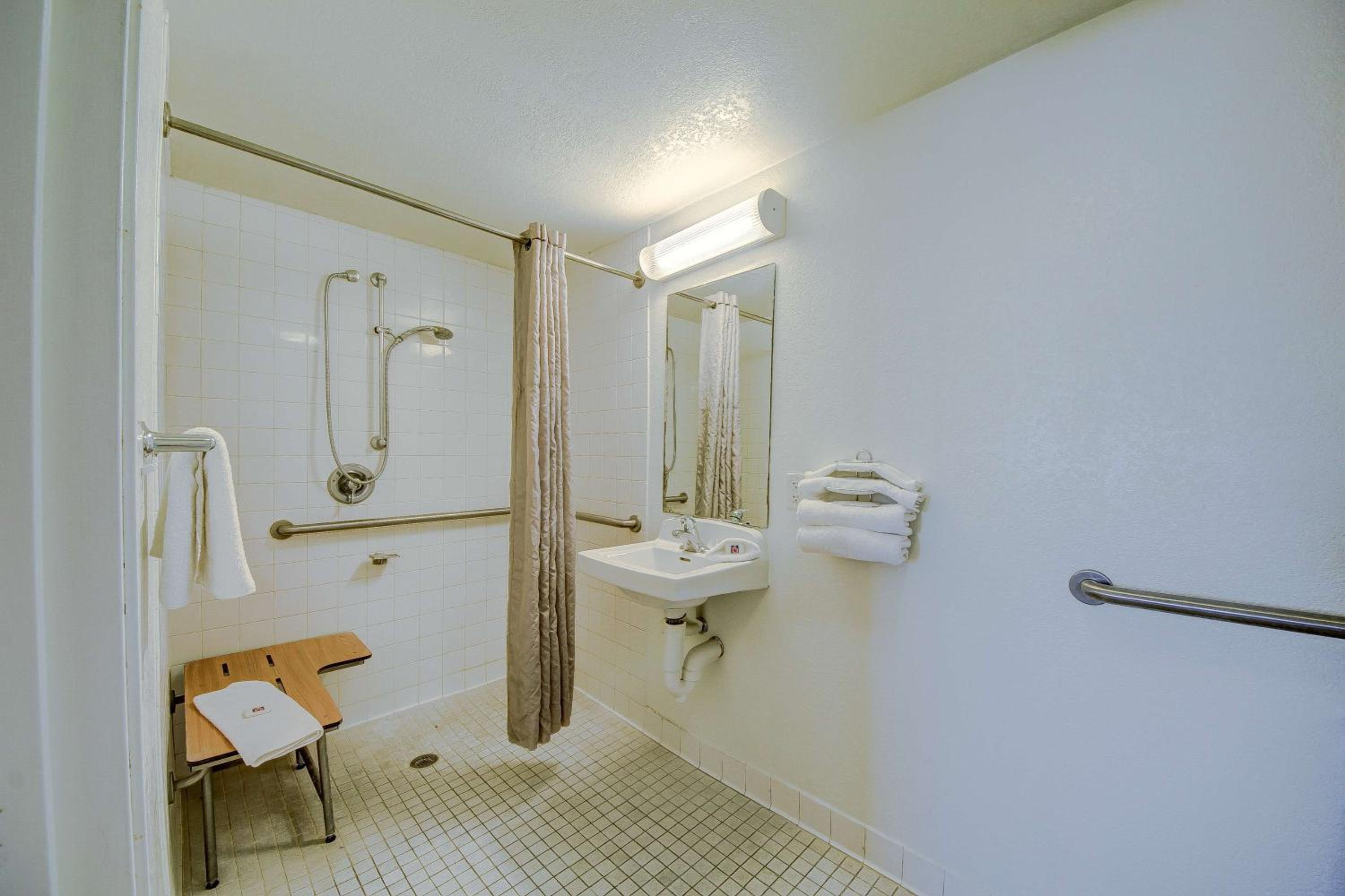 San Antonio Vacations - Motel 6-San Antonio, TX - Fort Sam Houston - Property Image 62