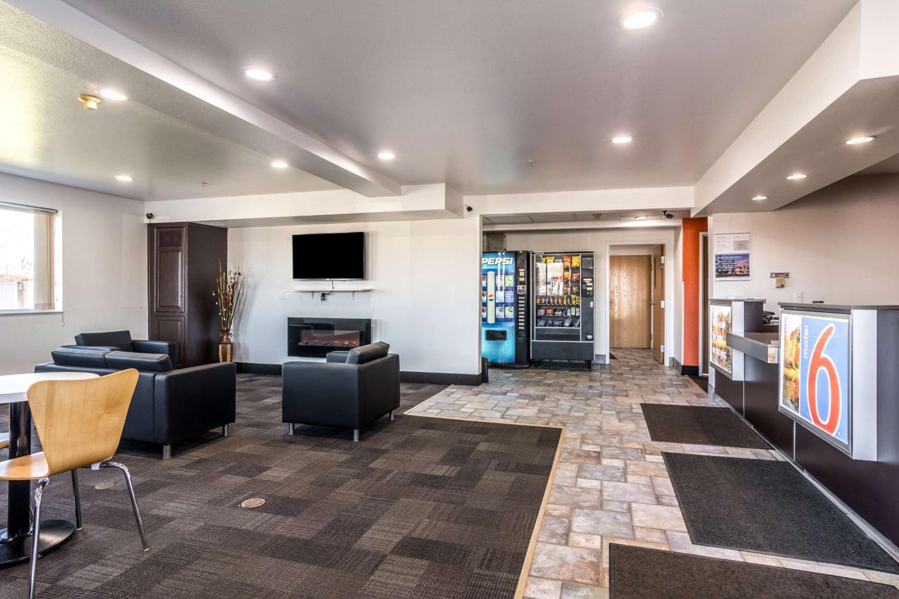 Motel 6-Barkeyville, PA - Property Image 51