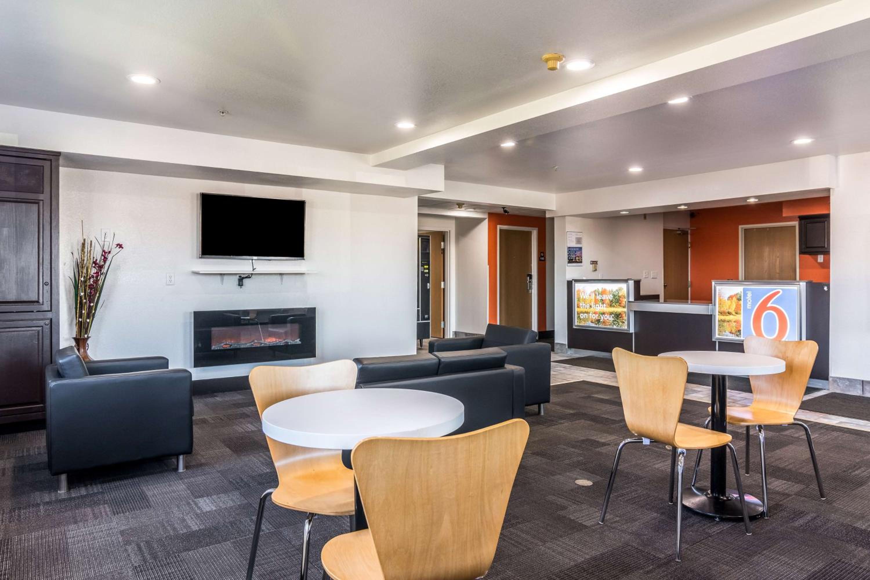 Motel 6-Barkeyville, PA - Property Image 52