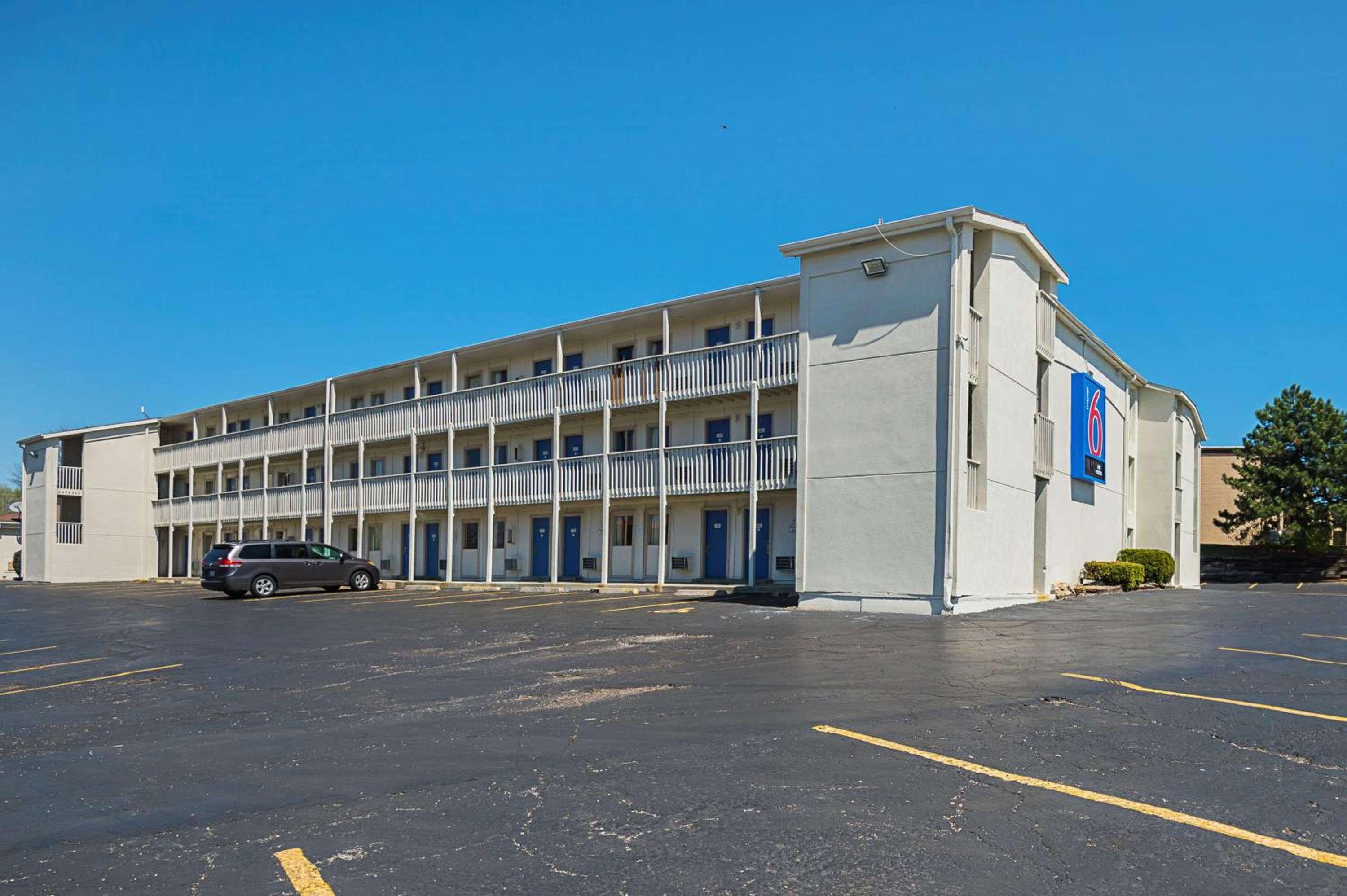 Kansas City Vacations - Motel 6-Blue Springs, MO - Property Image 3