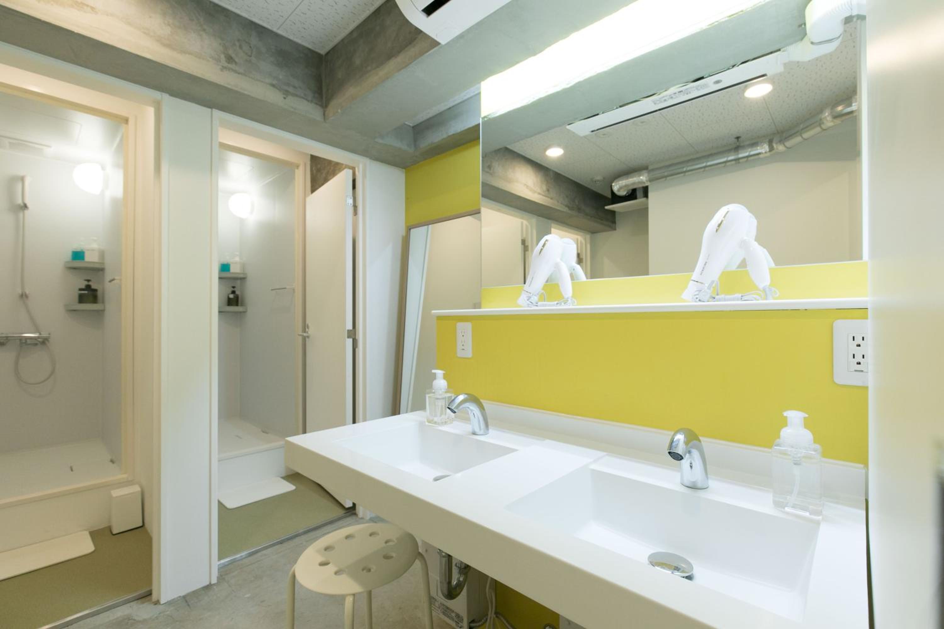 hostel DEN