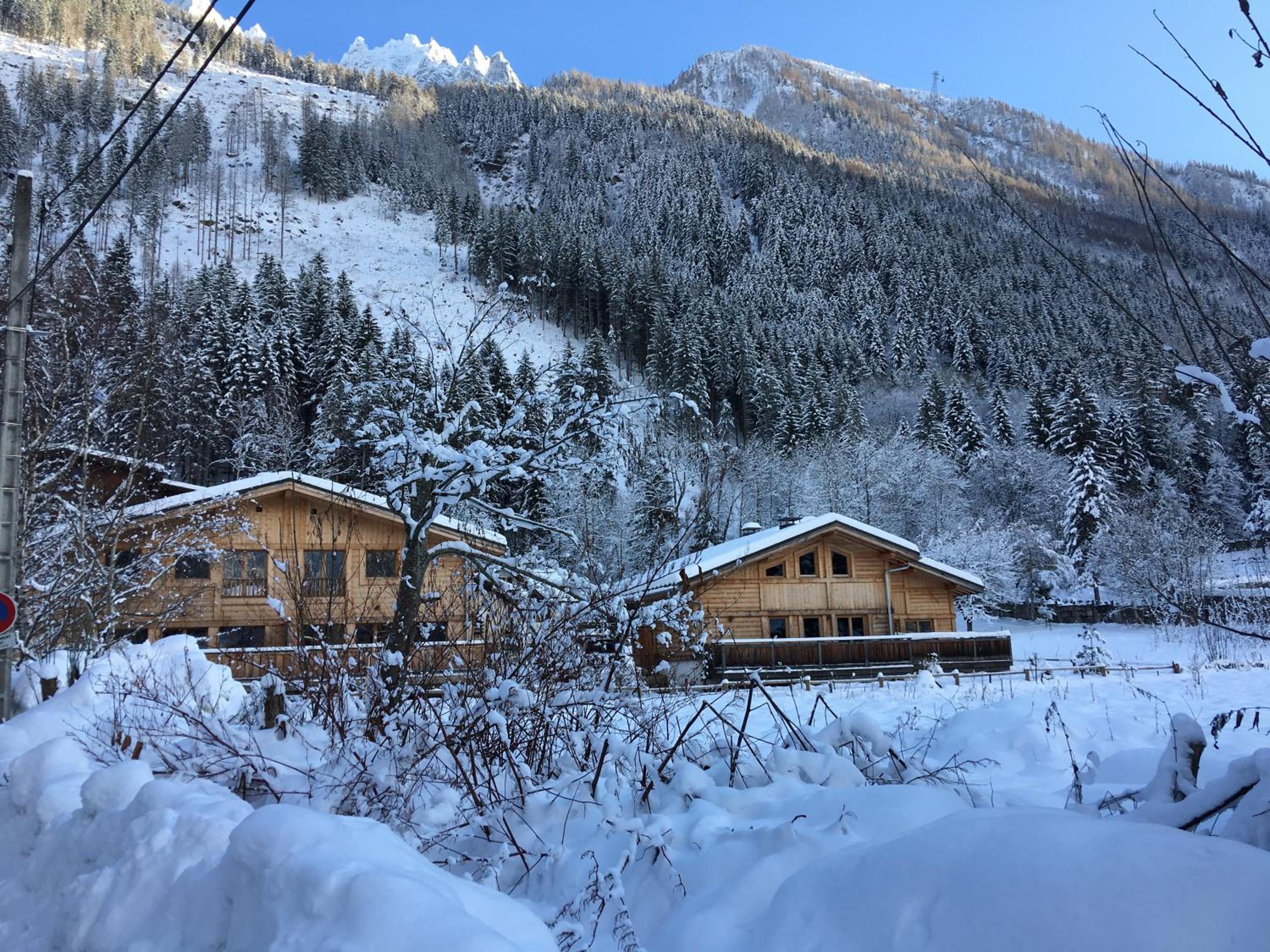 Les Chalets Aquarelle view 2