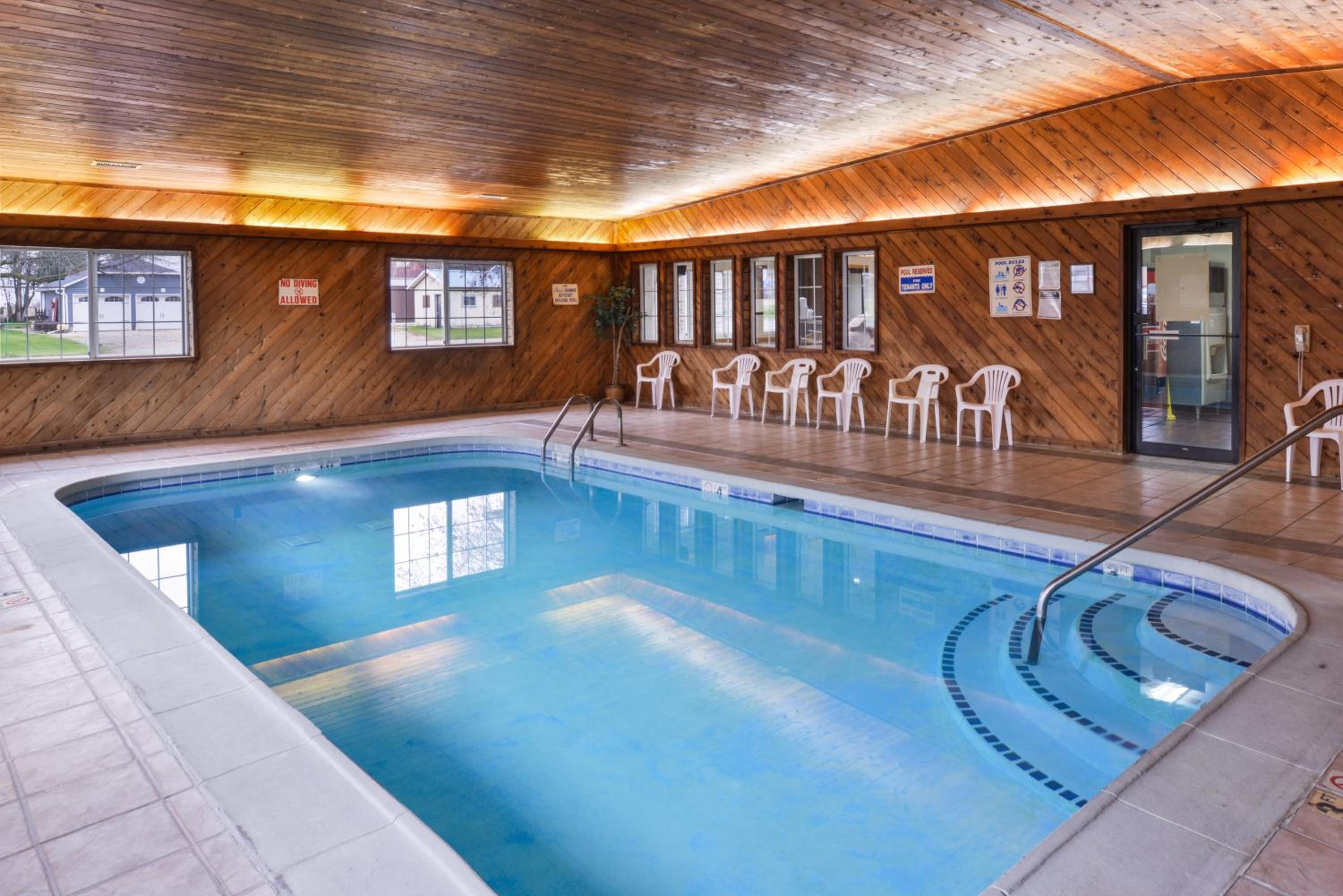 Regency Inn Geneseo, Photo 14