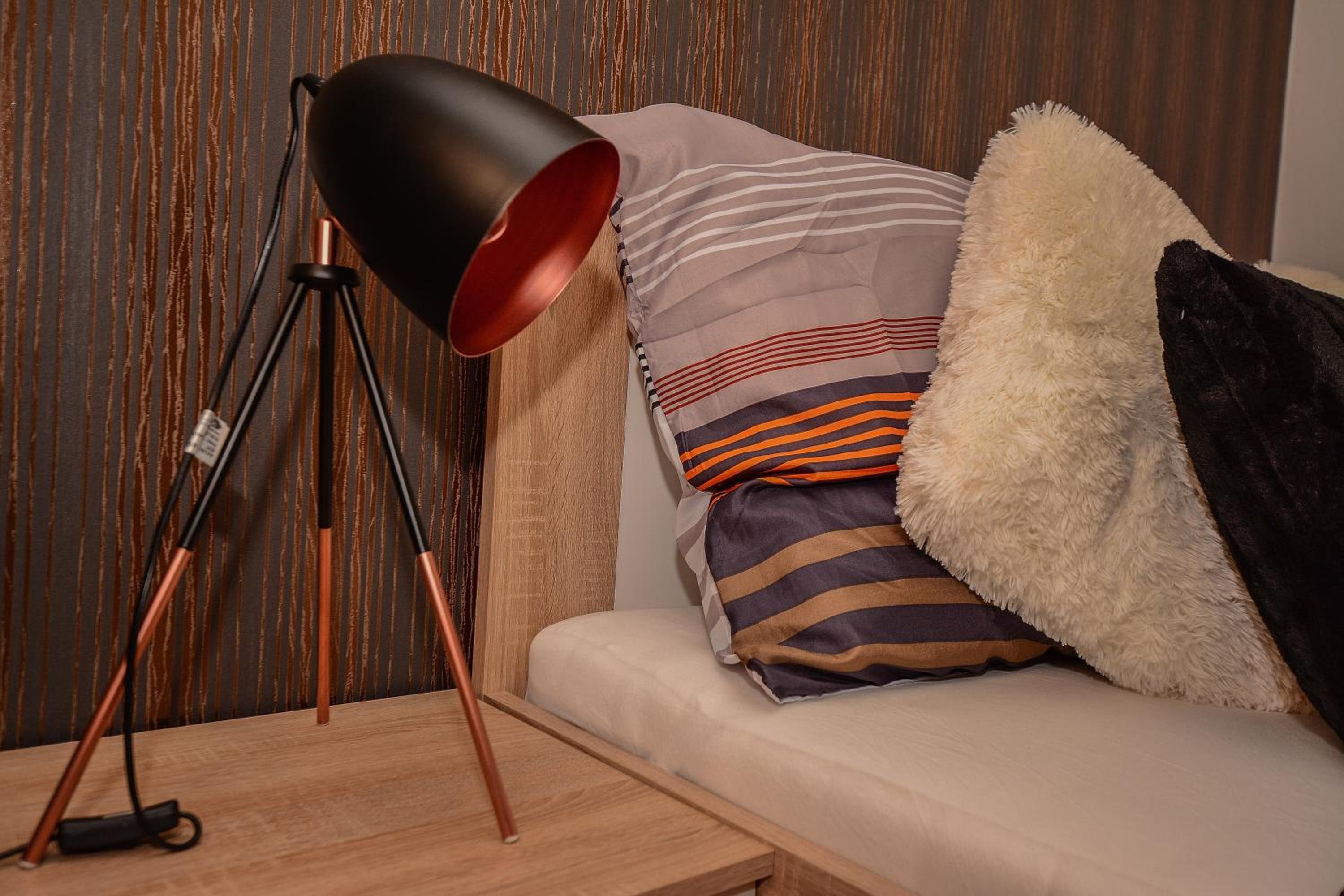 DeSiGn free parking apartment in city center view 5