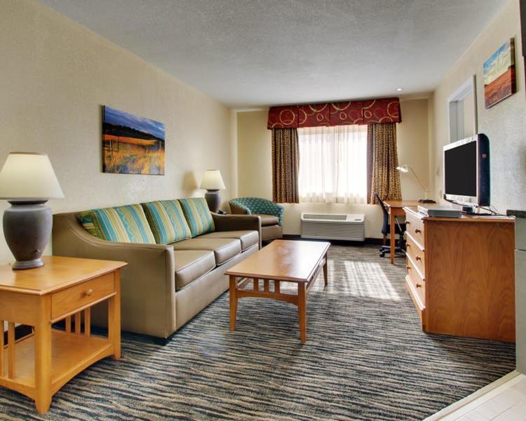 EverSpring Inn  Suites - Property Image 8