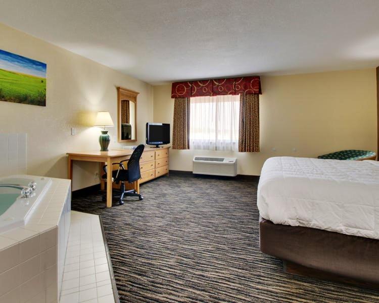 EverSpring Inn  Suites - Property Image 12