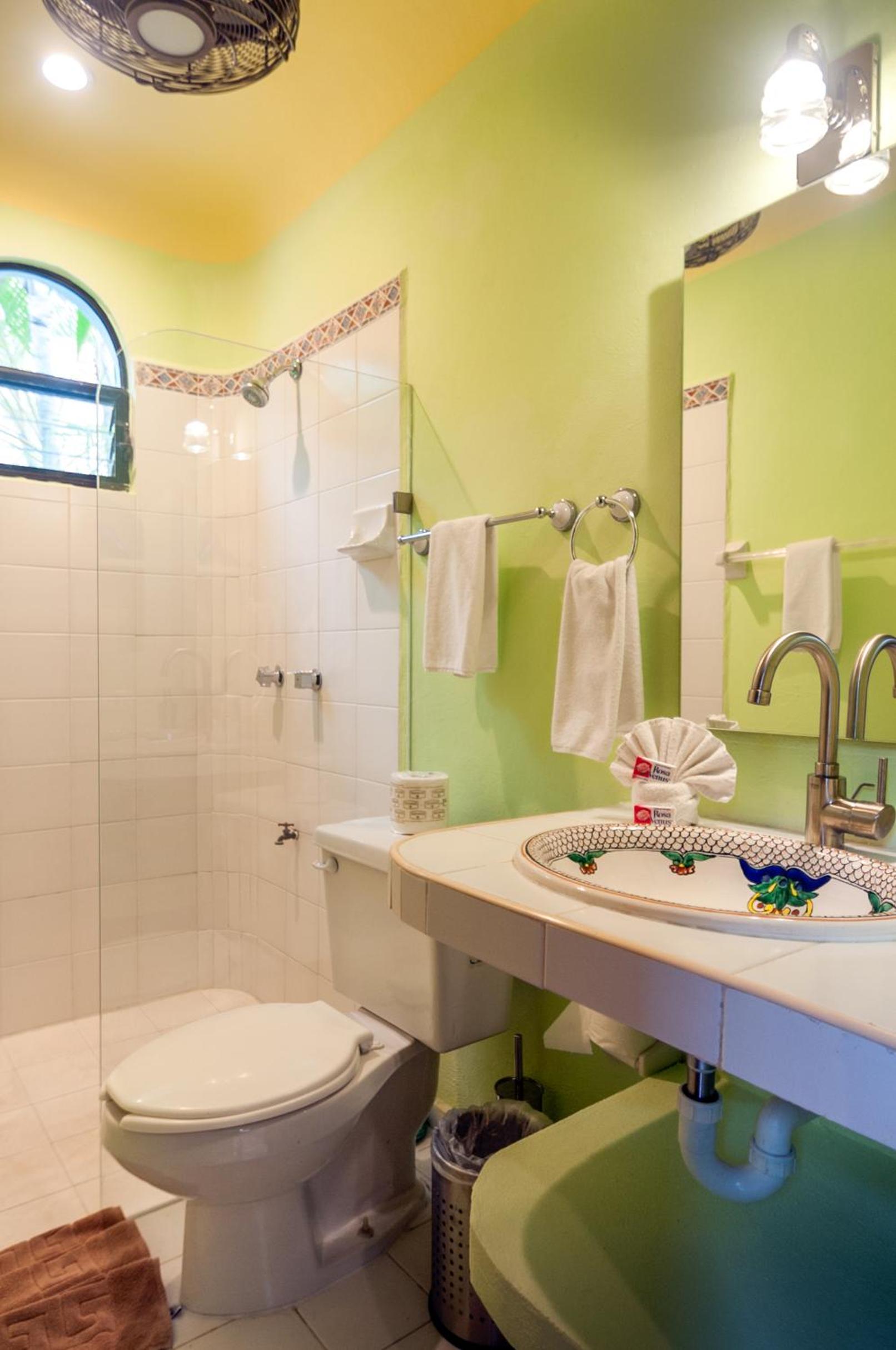 Casa Sonoma - Charming Condos Minutes from Beach & Reef