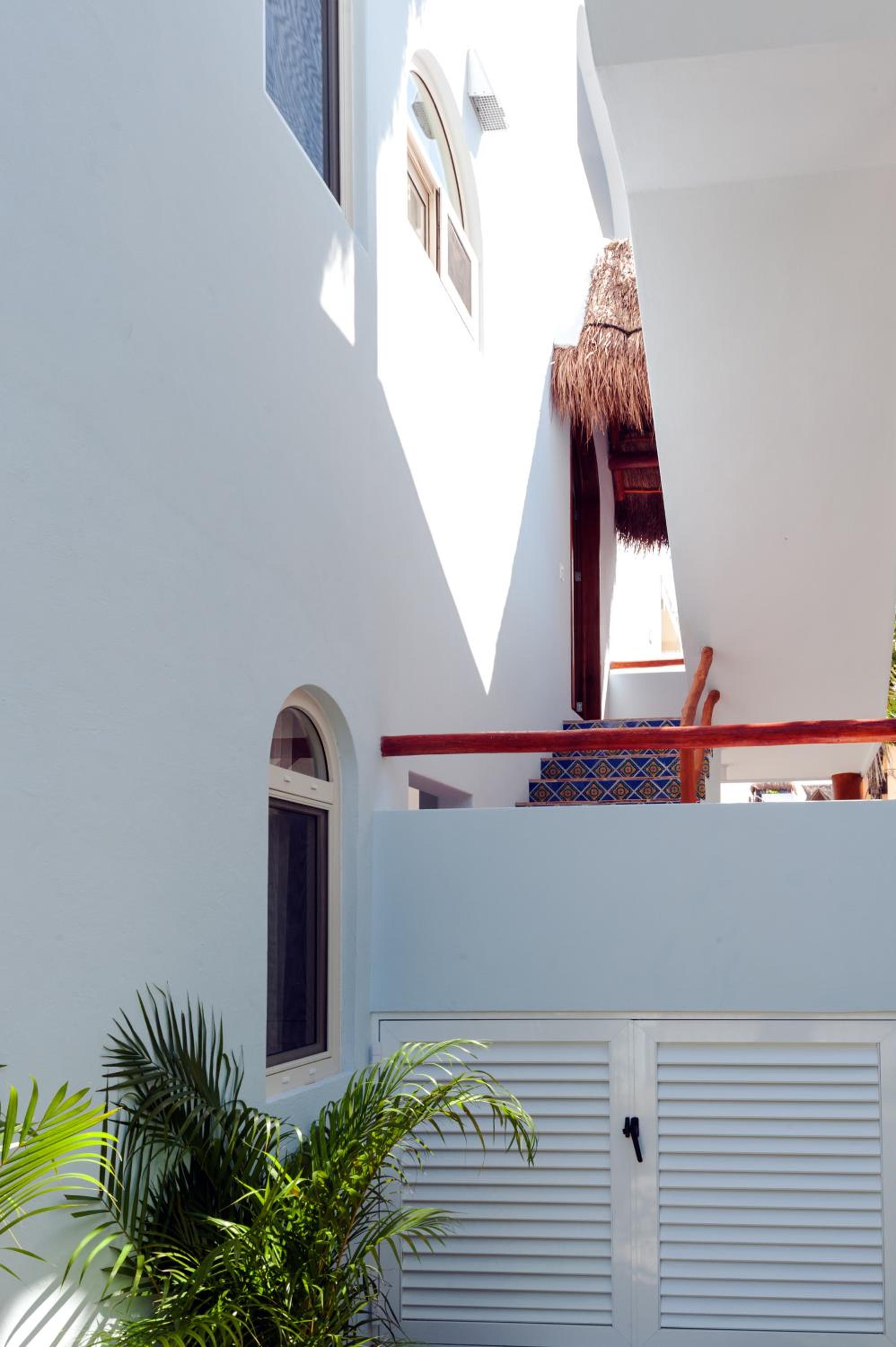 Casa Sonoma - Charming Condos Minutes from Beach & Reef