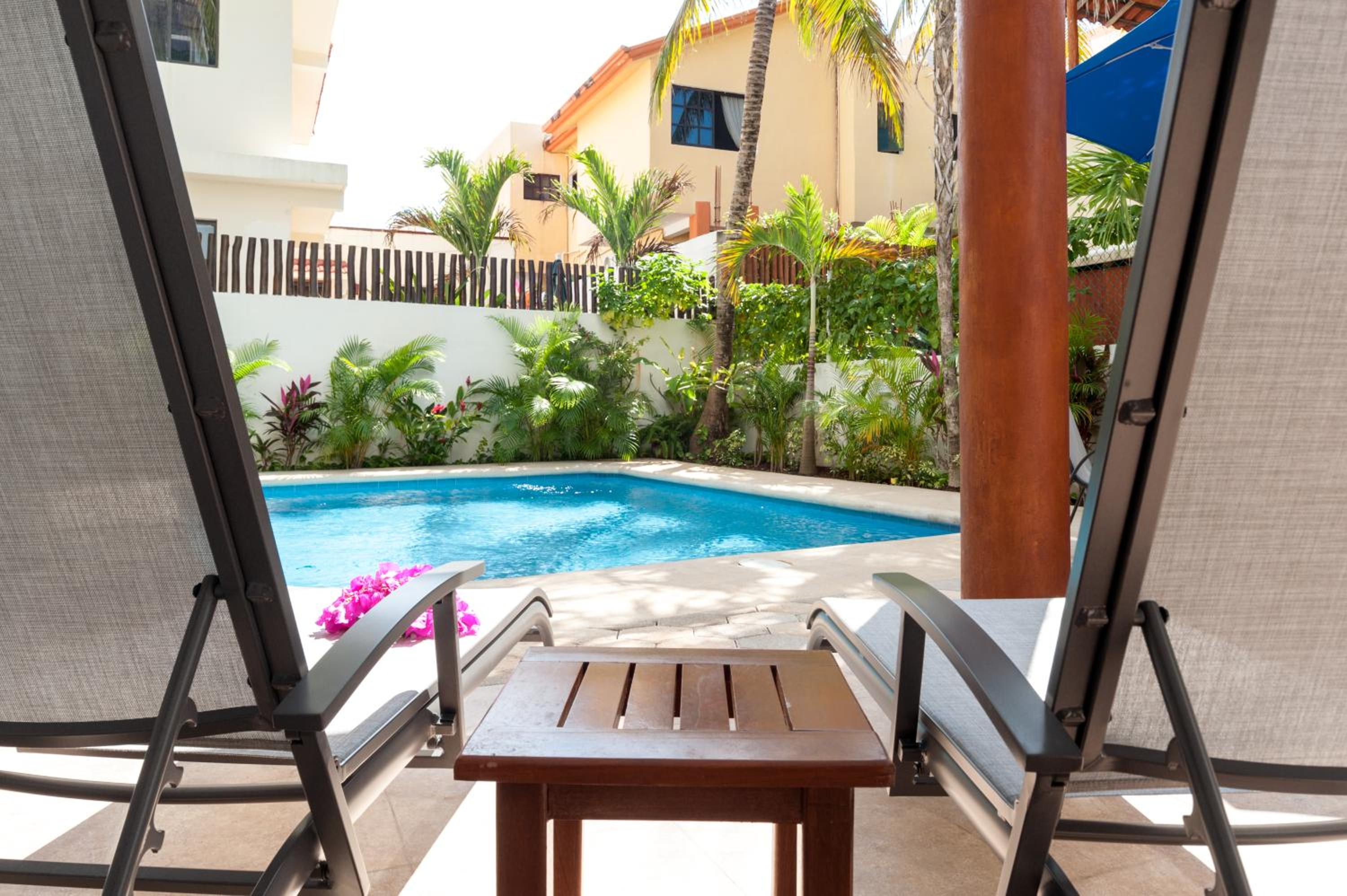 Casa Sonoma - Charming Condos Minutes from Beach & Reef