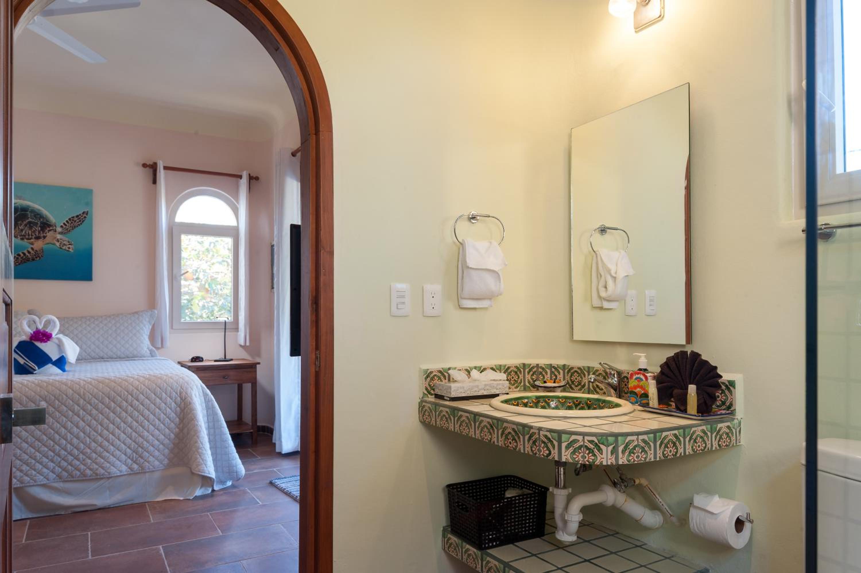 Casa Sonoma - Charming Condos Minutes from Beach & Reef