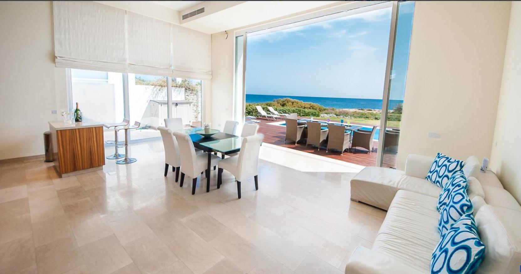 Luxury Bay View Villa 20 Right On Τhe Beach