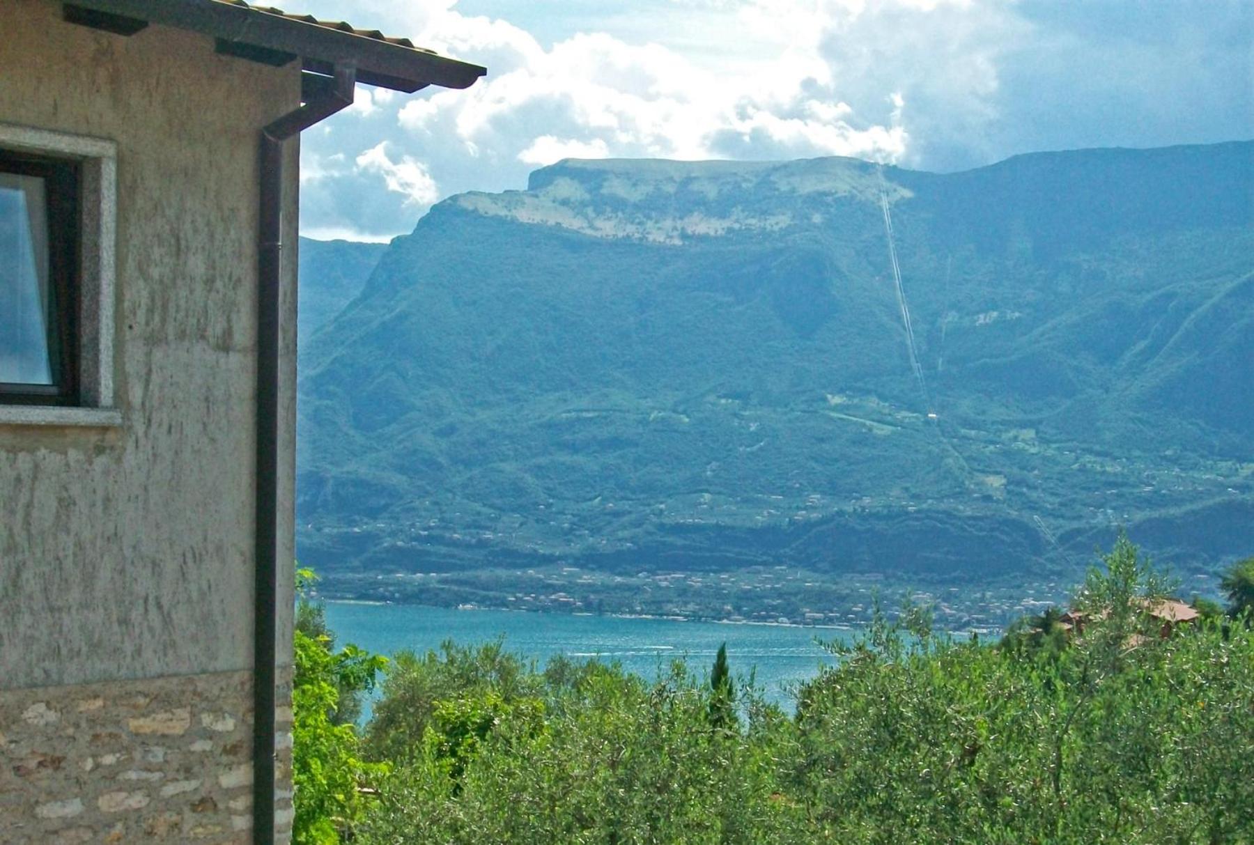 Casa Giacomina garden and Lake view by Gardadomusmea view 3