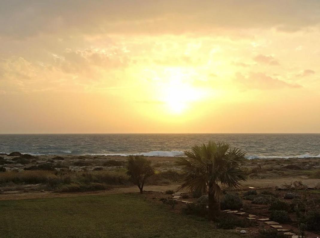 Luxury Bay View Villa 20 Right On Τhe Beach