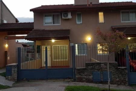 Duplex a mts del Rio con Aire Acond