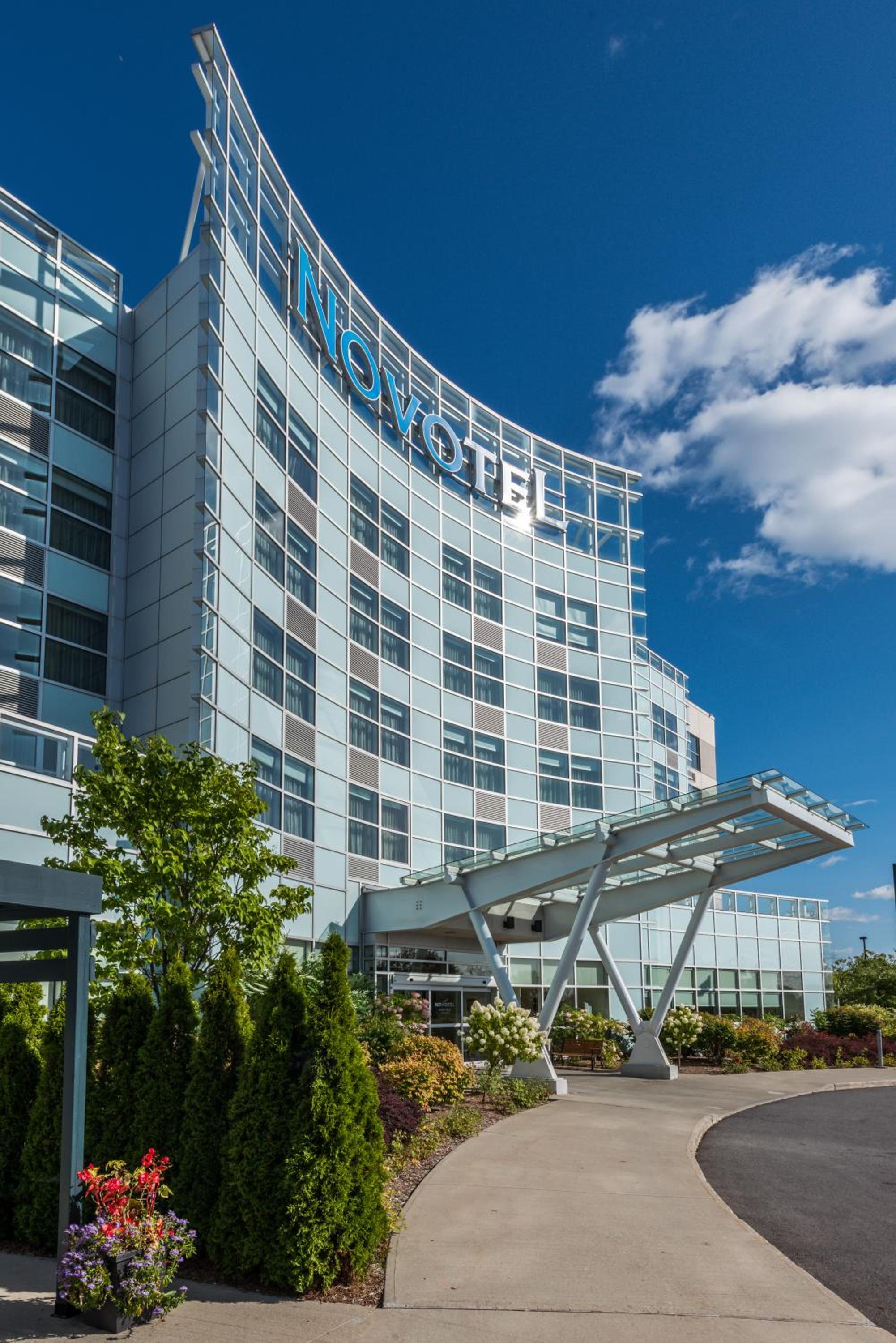 Montreal Vacations - Novotel Montreal Aeroport - Property Image 1