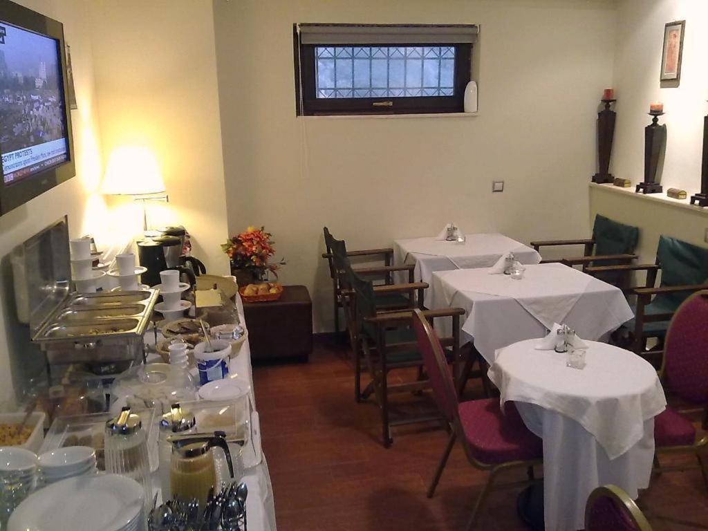 Kaloneri Rooms