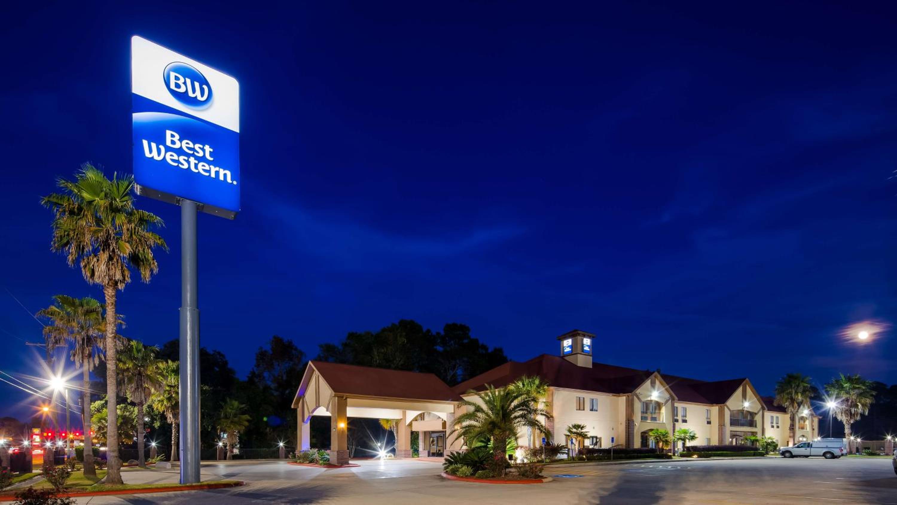 Lake Charles Vacations - Best Western Bayou Inn and Suites - Property Image 1