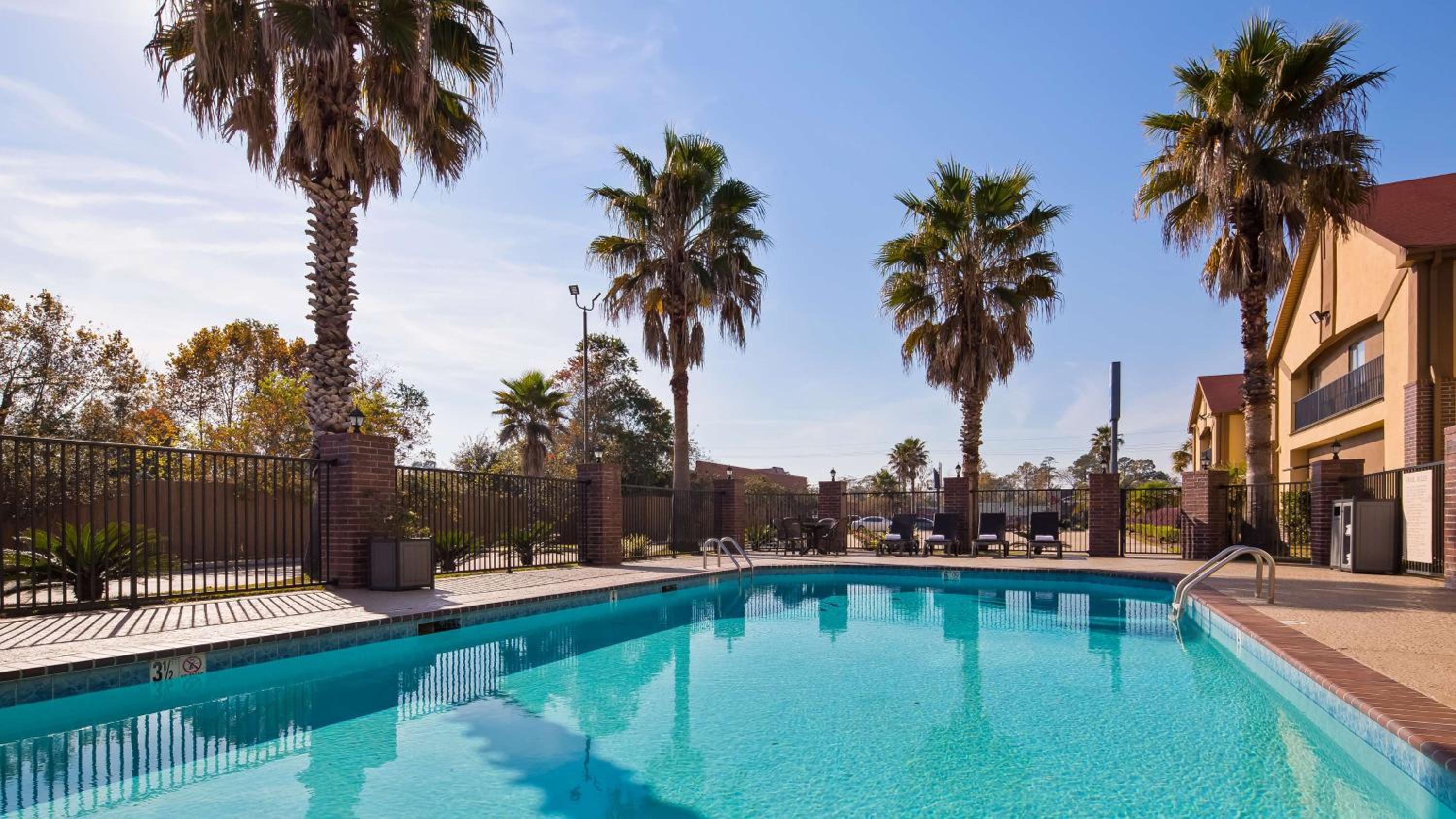 Lake Charles Vacations - Best Western Bayou Inn and Suites - Property Image 4