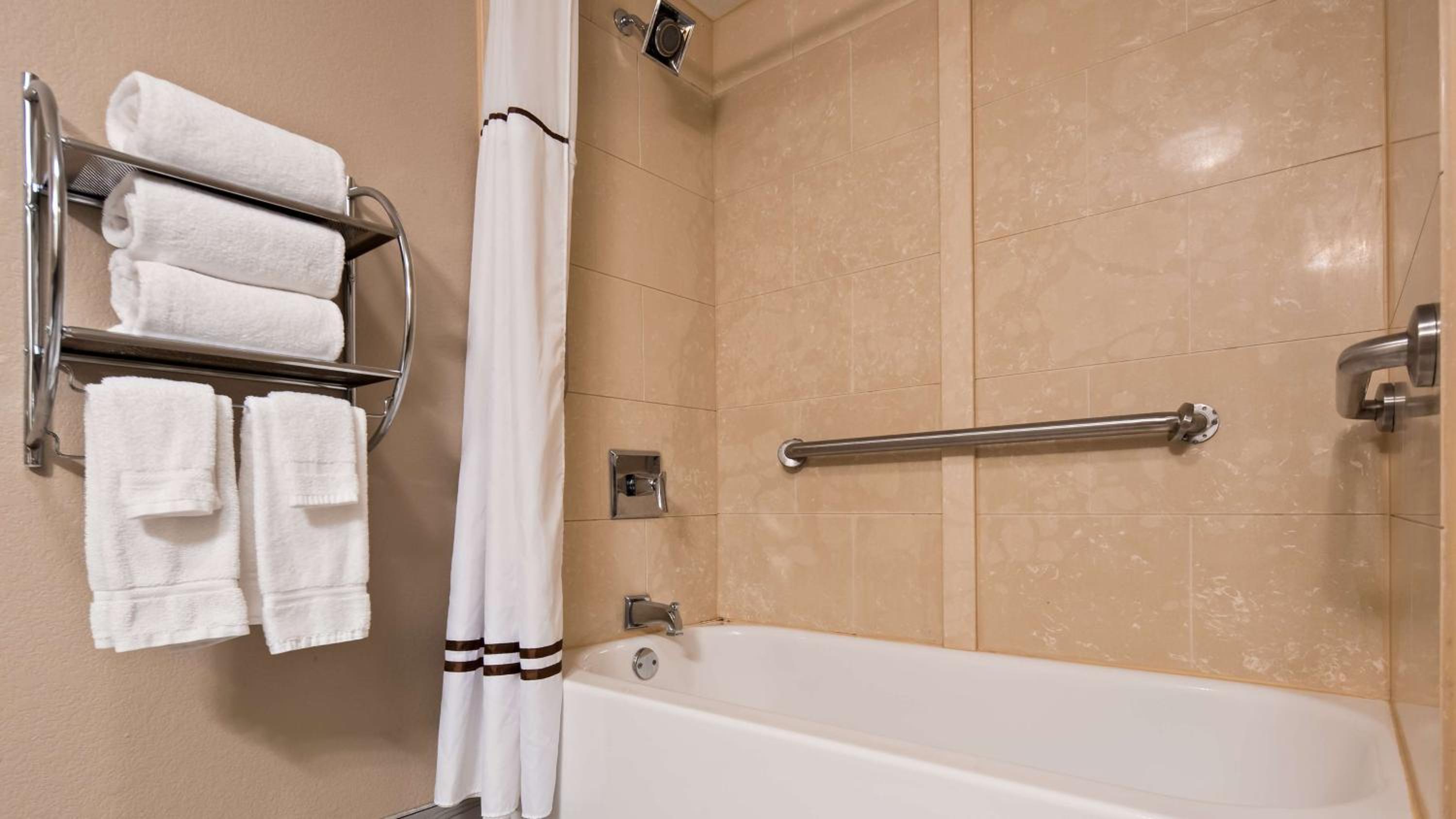 Best Western Plus Sunrise Inn - Property Image 11