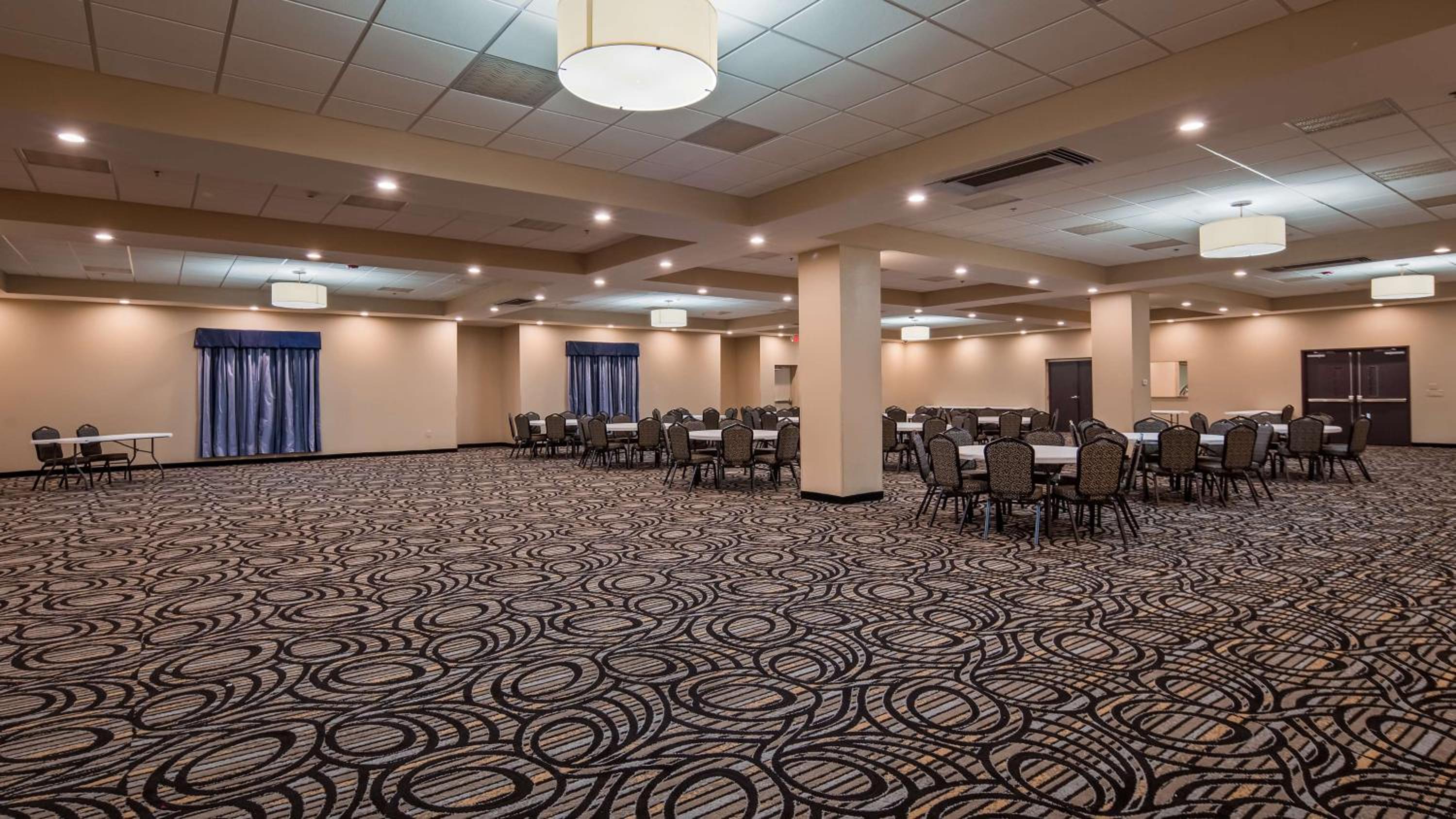 Best Western Plus Sunrise Inn - Property Image 10